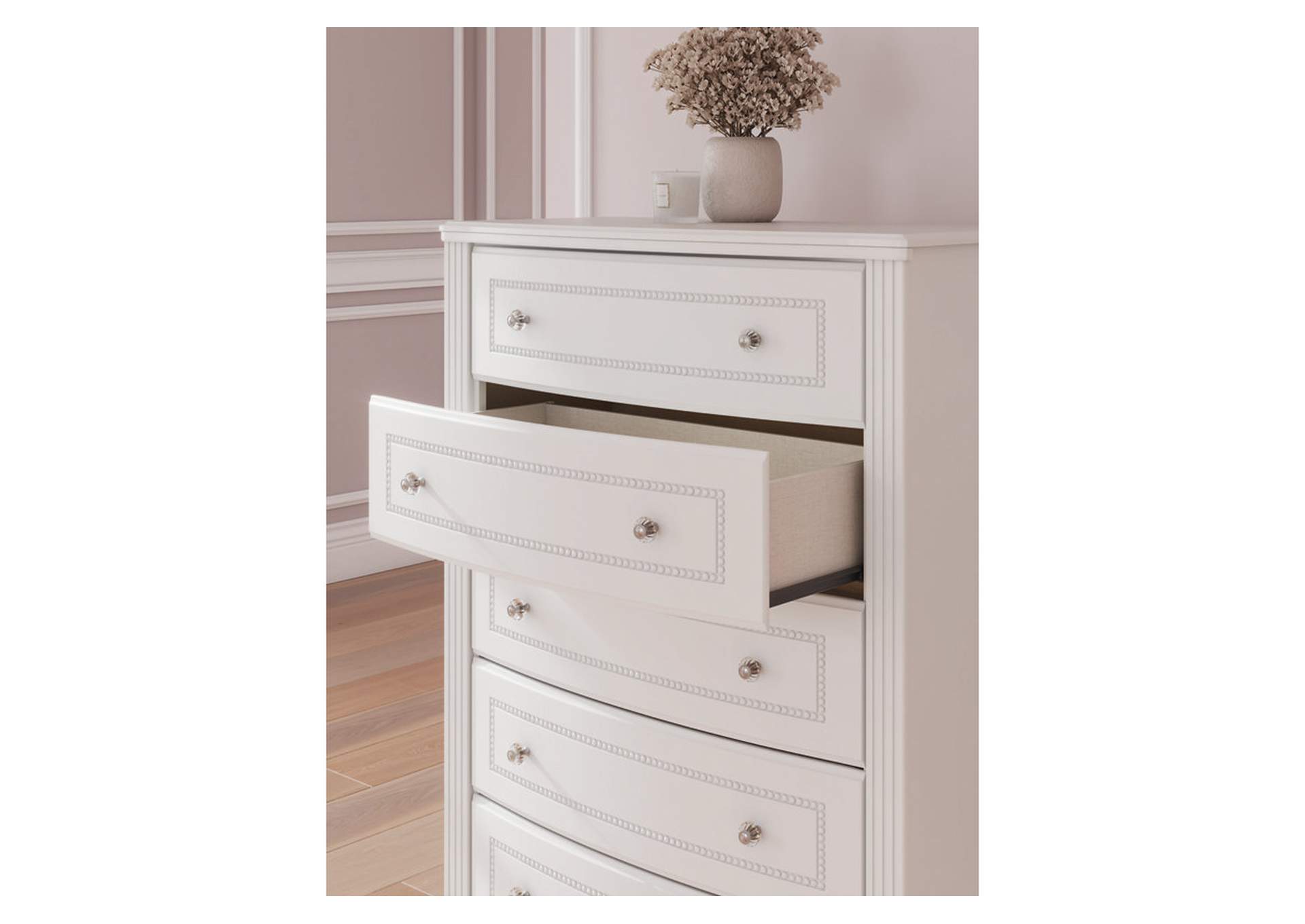 Kozlani Chest of Drawers image 10