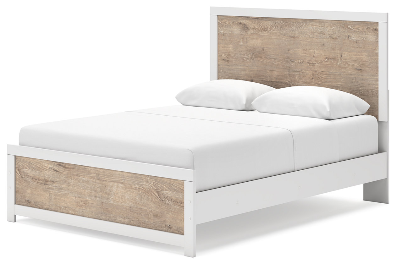 Charbitt Queen Panel Bed
