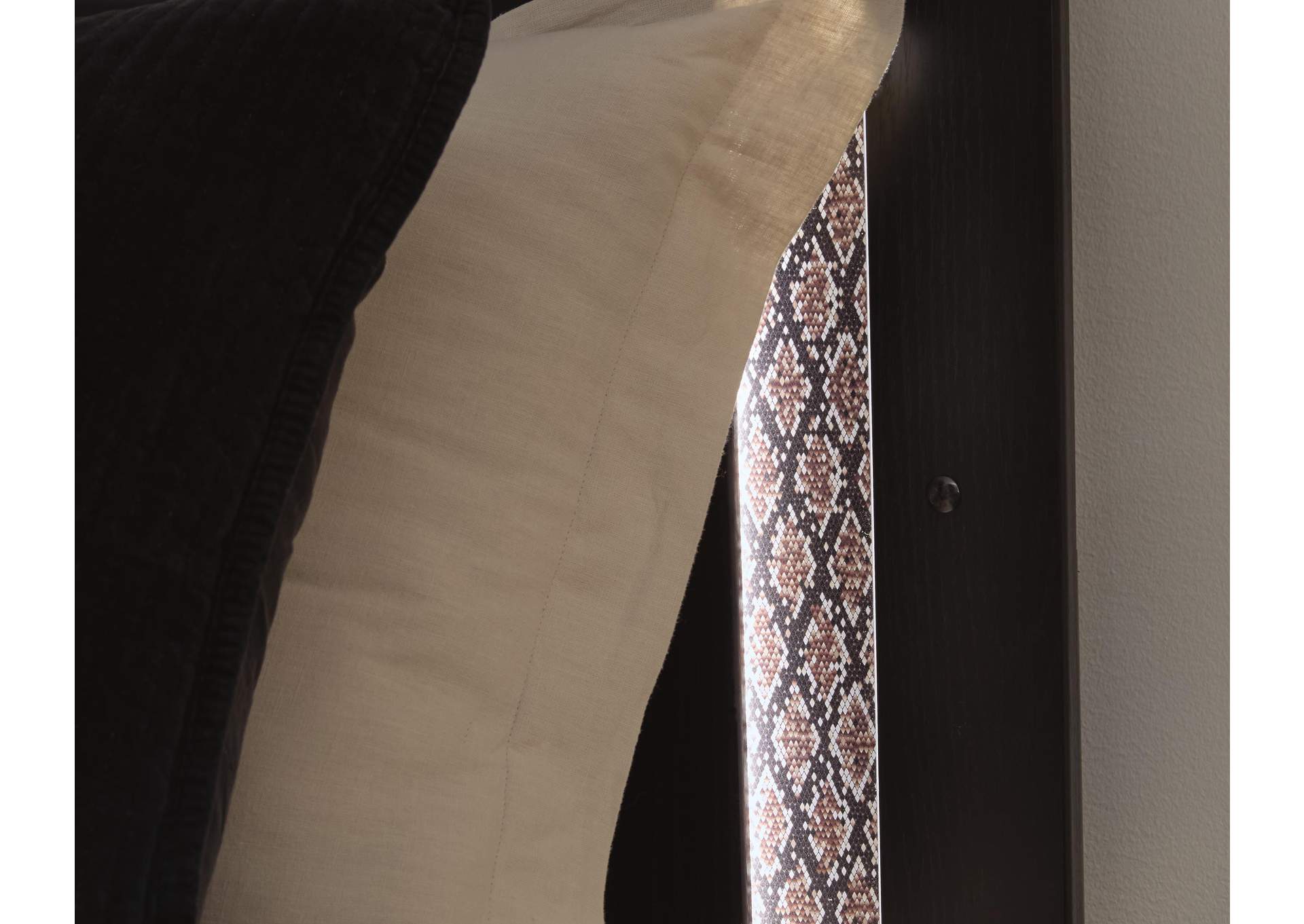 Shoralli Queen Panel Bed image 6