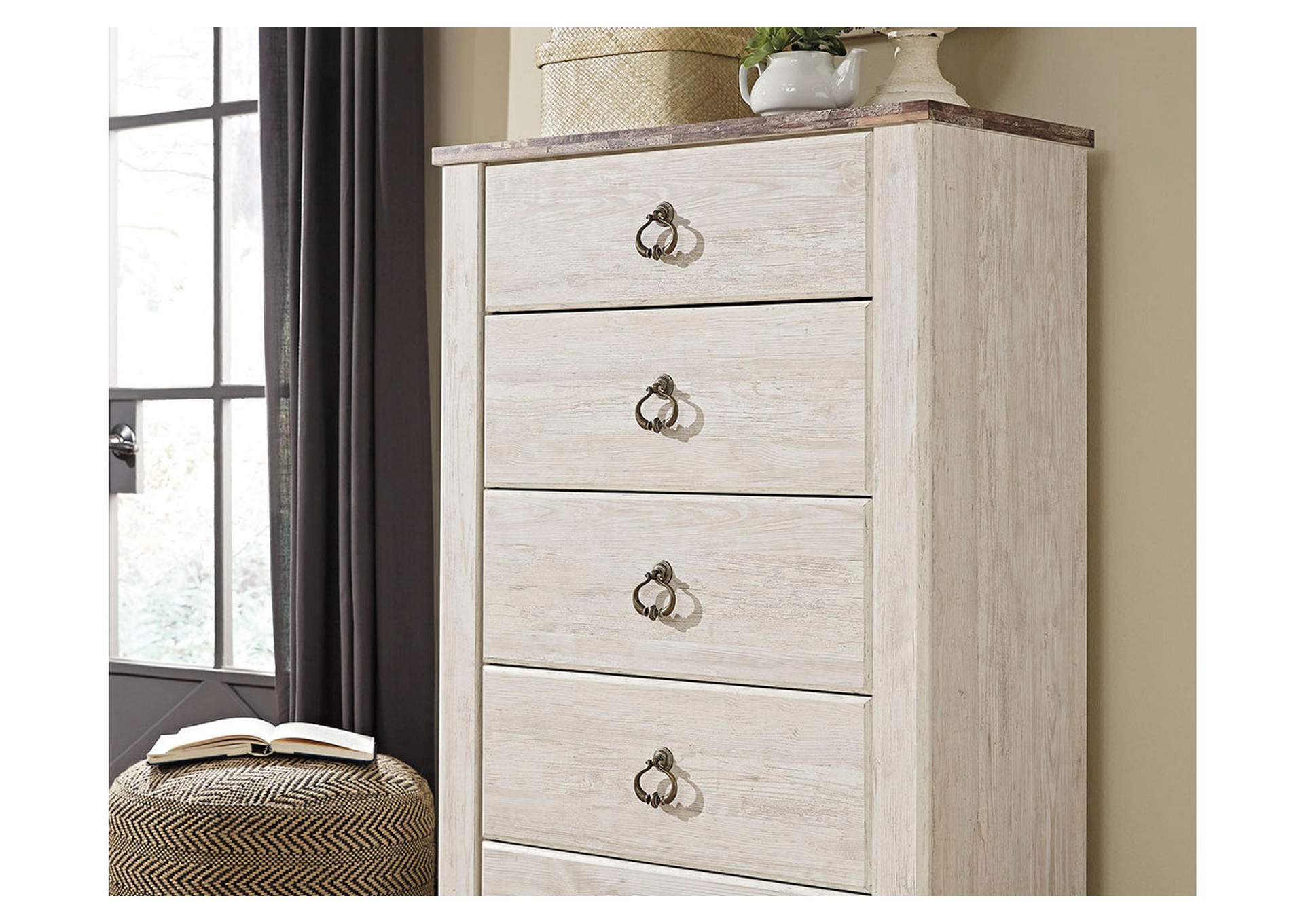 Willowton Full Panel Bed, Dresser, Mirror, 2 Chests and nightstand image 3