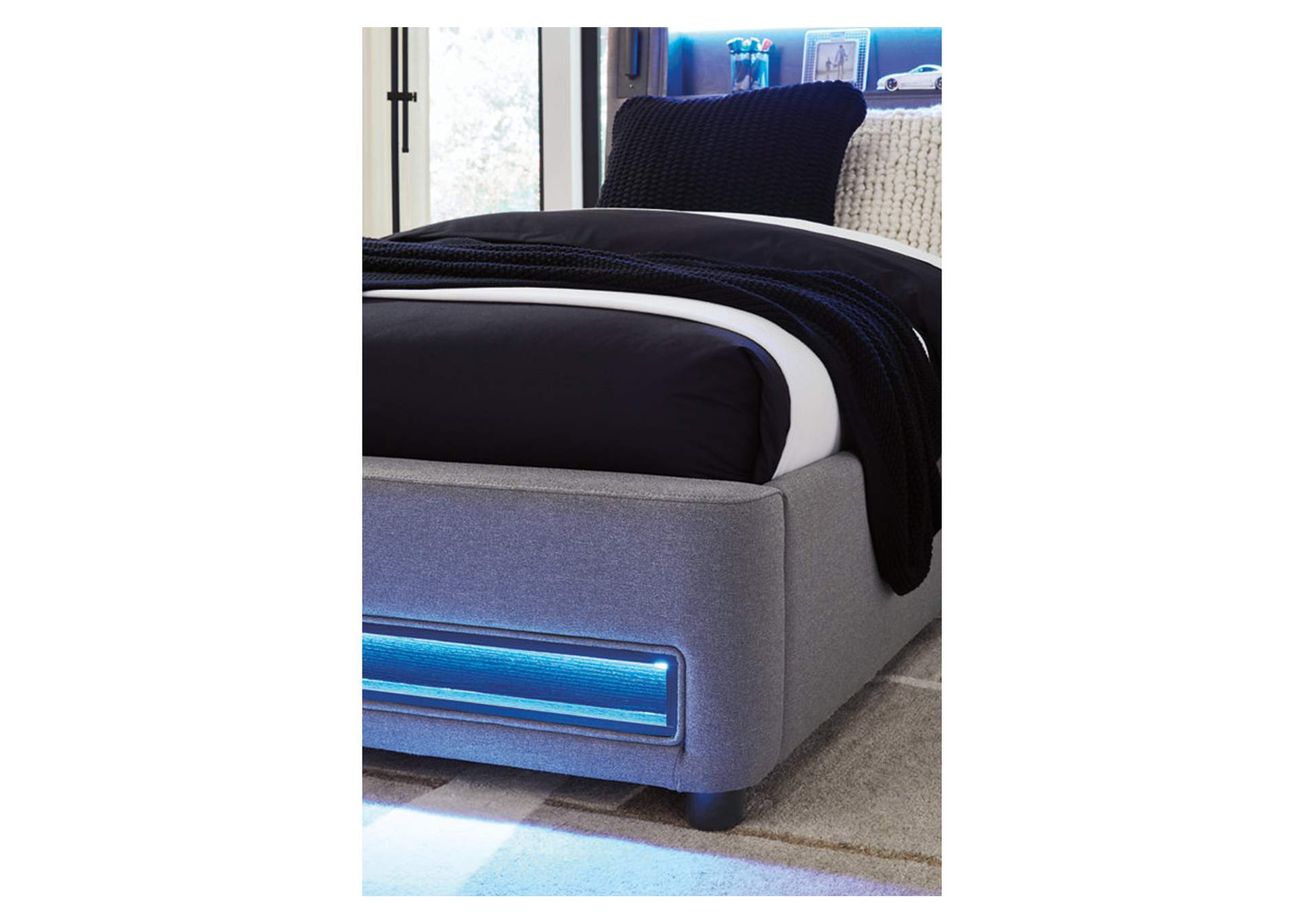 Verishaw Twin Upholstered Bed image 10