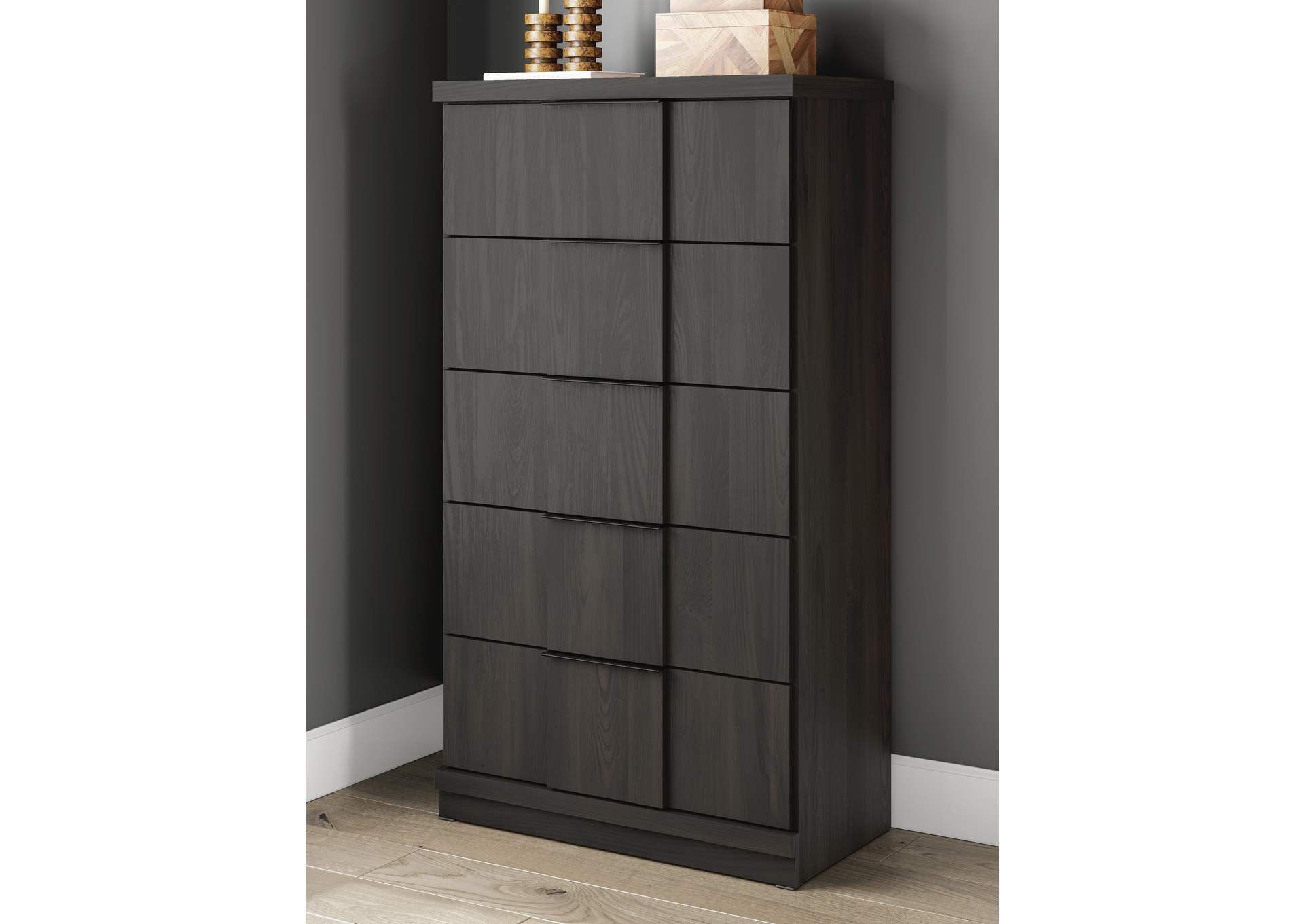 Shaehartin Chest of Drawers image 3