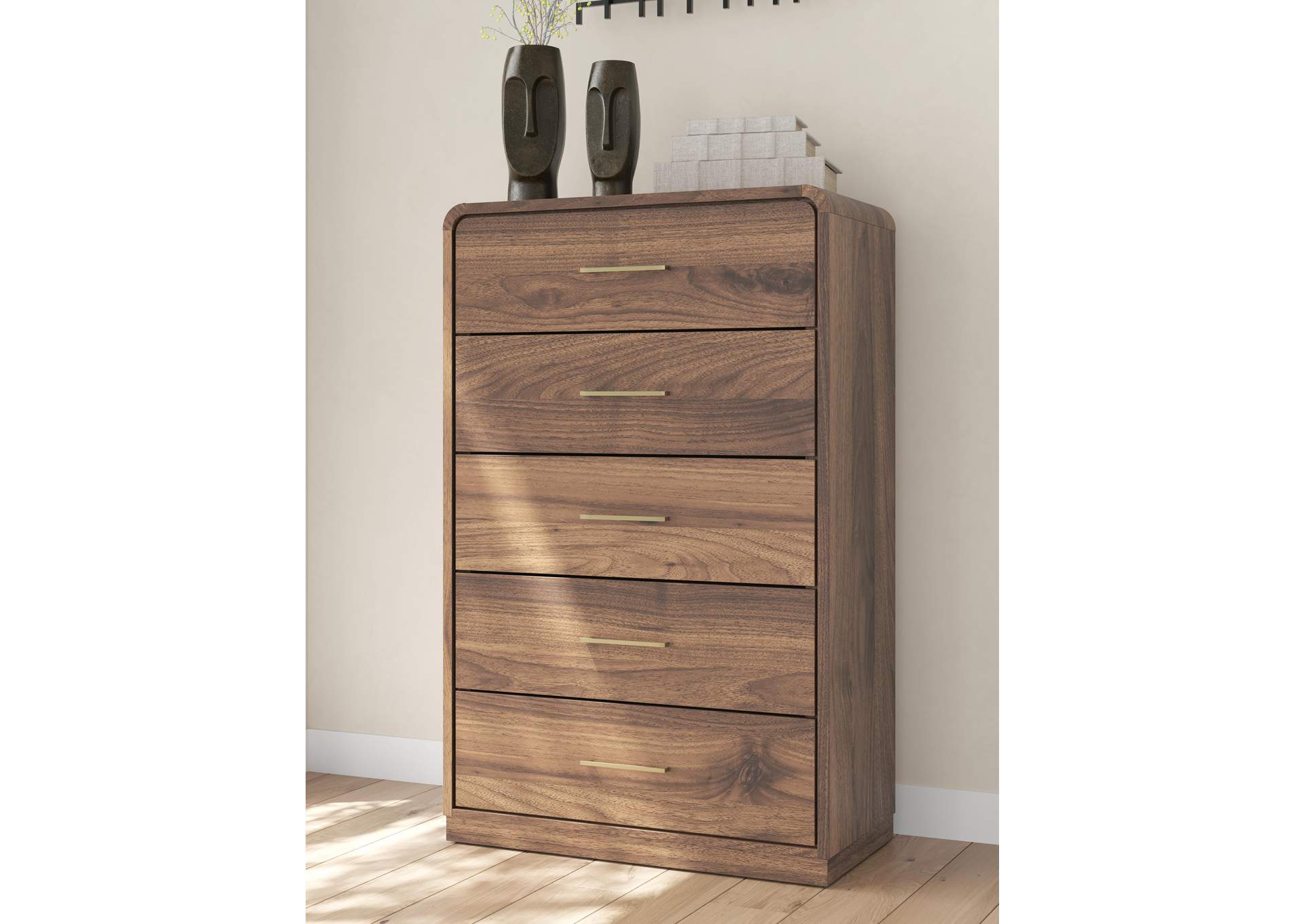 Fortlorn Queen Panel Bed, Dresser, Mirror, 2 Chests and 2 Nightstands image 3