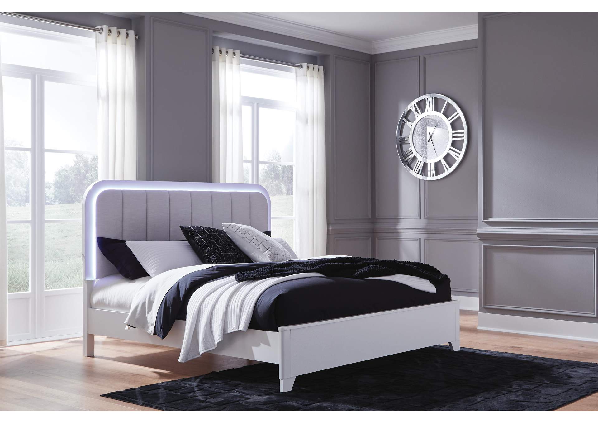 Jarlee King Panel Bed, Dresser, Mirror and Nightstand image 12
