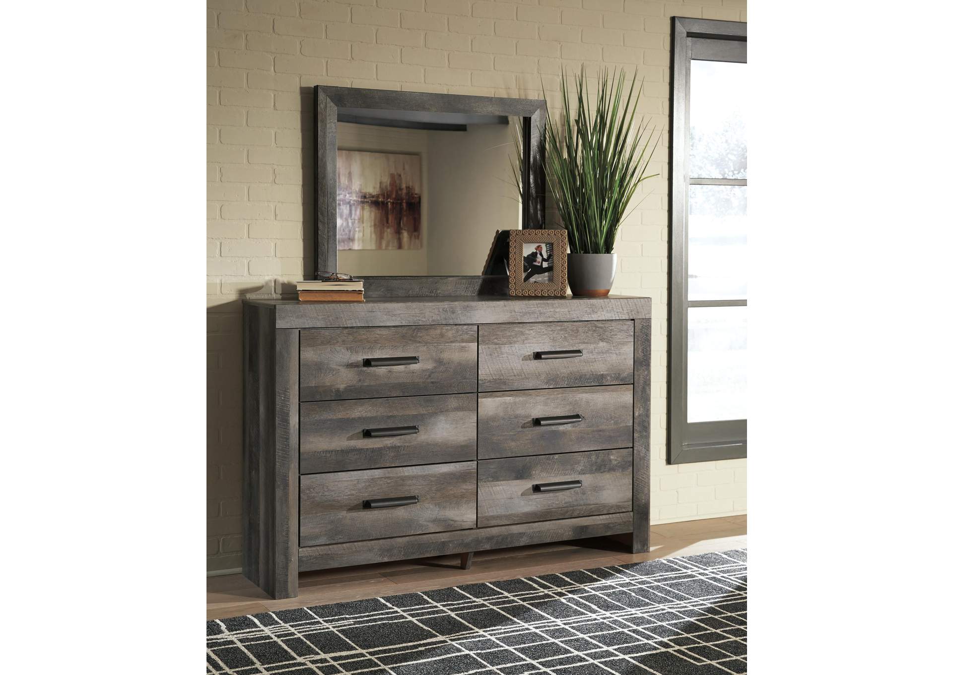 Wynnlow Full Crossbuck Panel Bed, Dresser and Mirror image 9