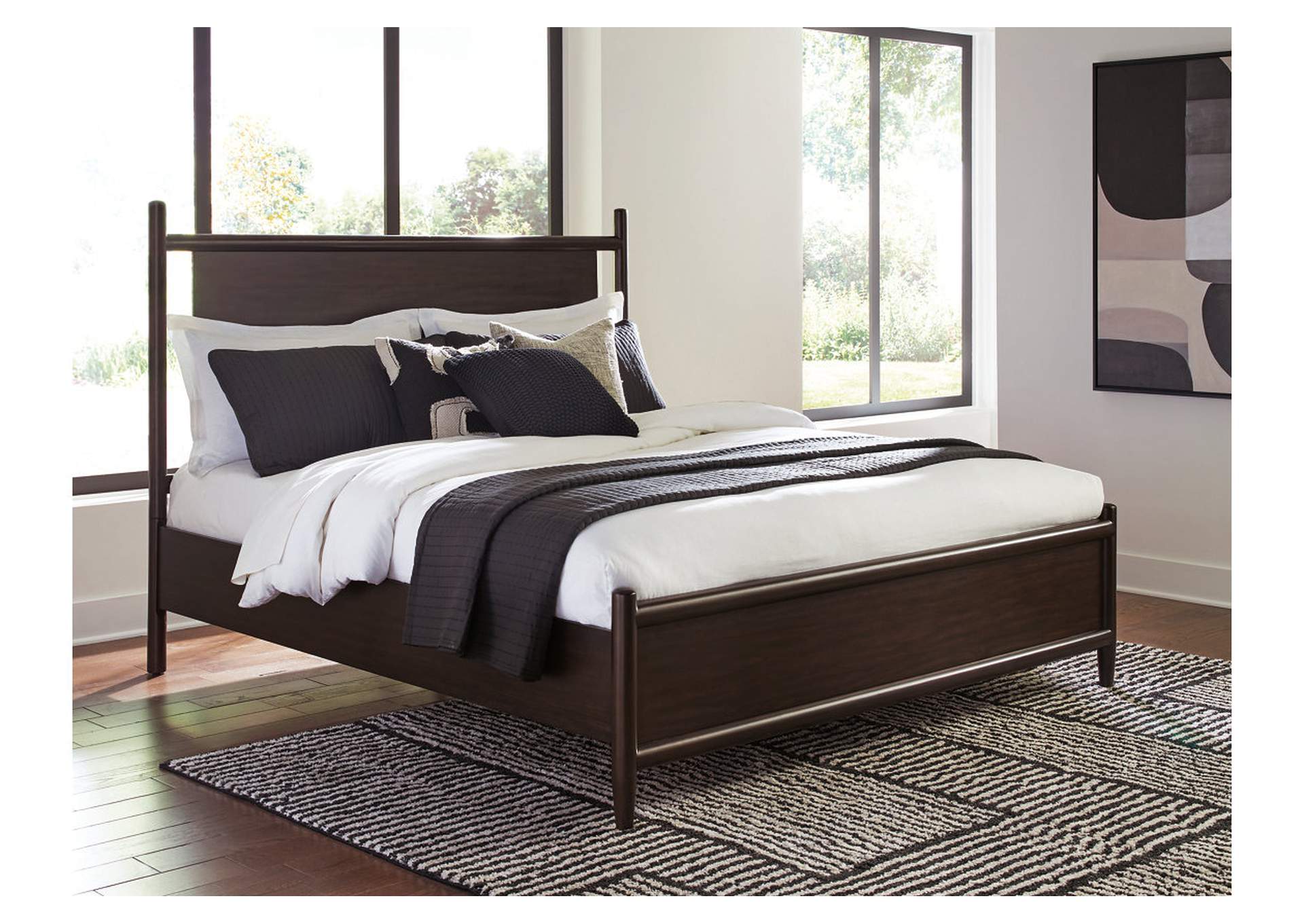 Dantenton King Panel Bed image 2