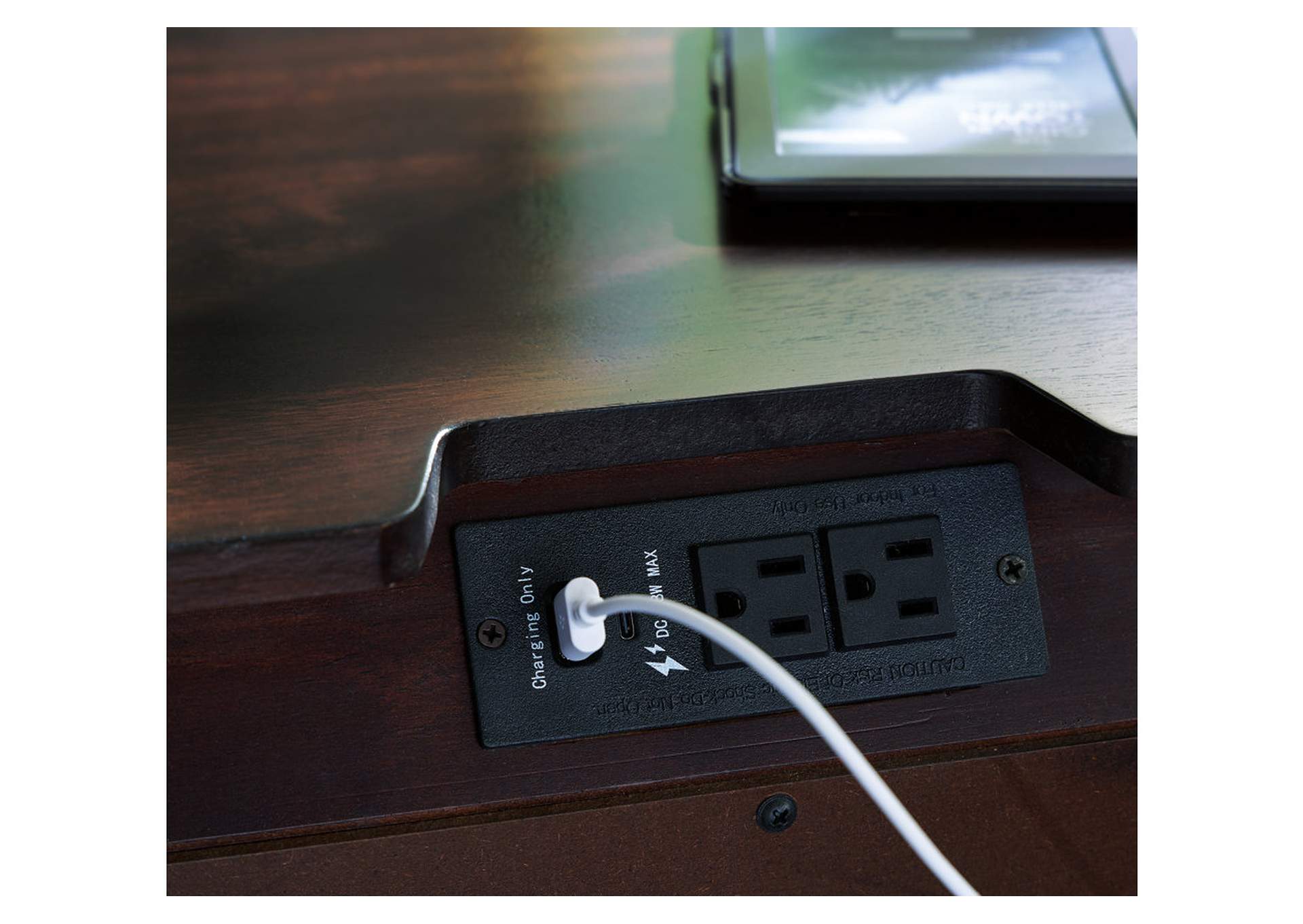 Dantenton Nightstand image 5