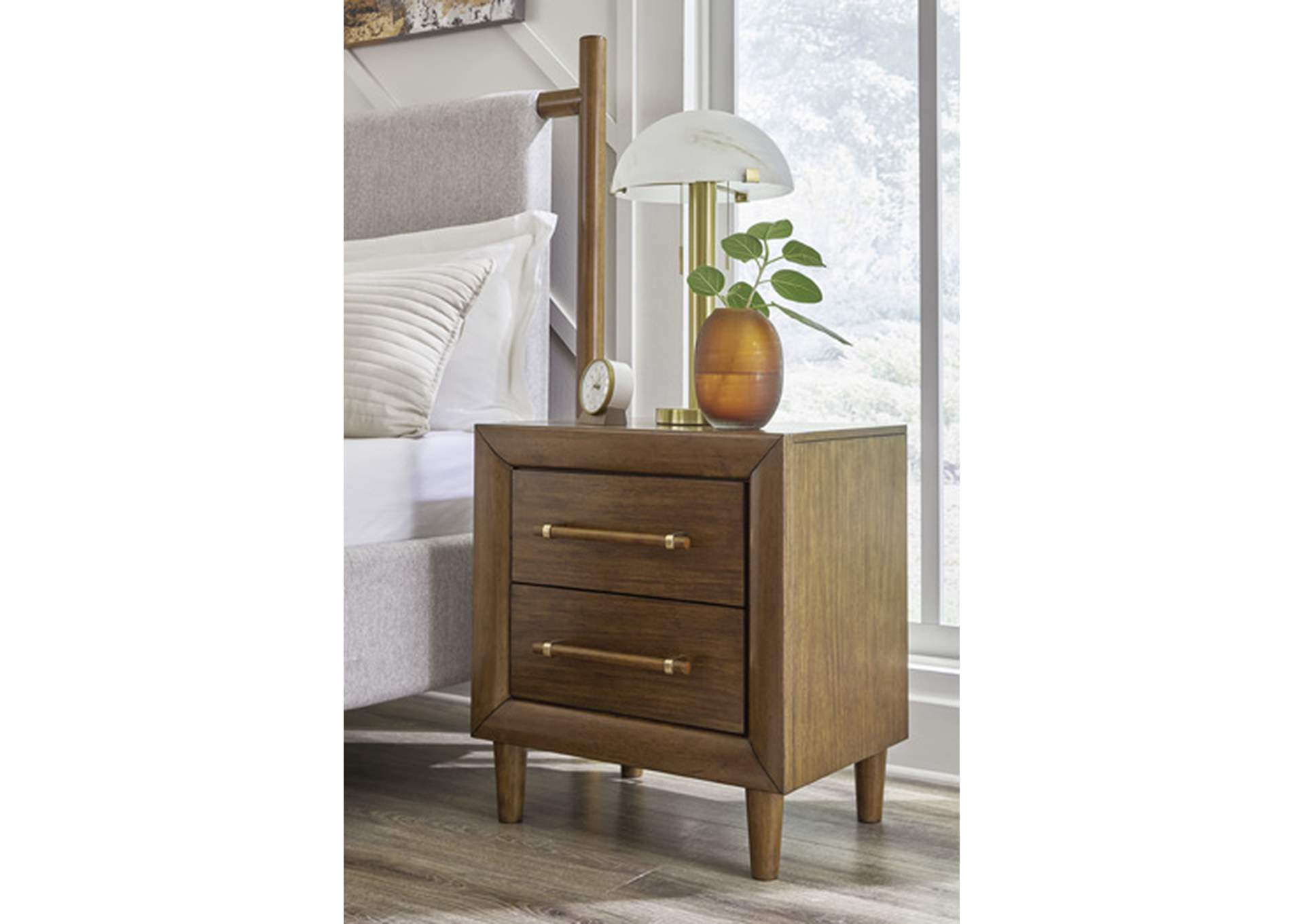 Lyncott Nightstand image 5