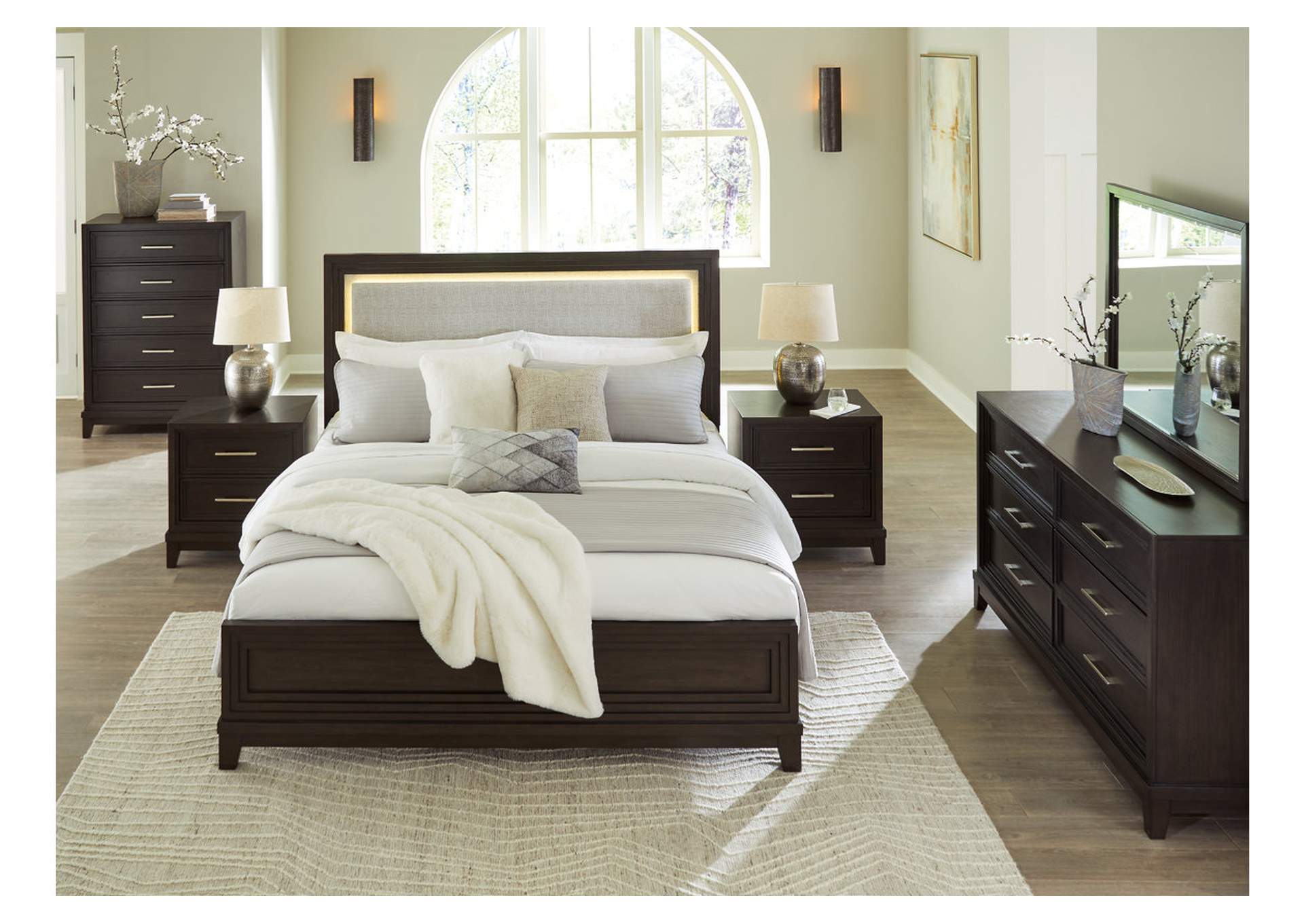 Neymorton King Upholstered Panel Bed image 13