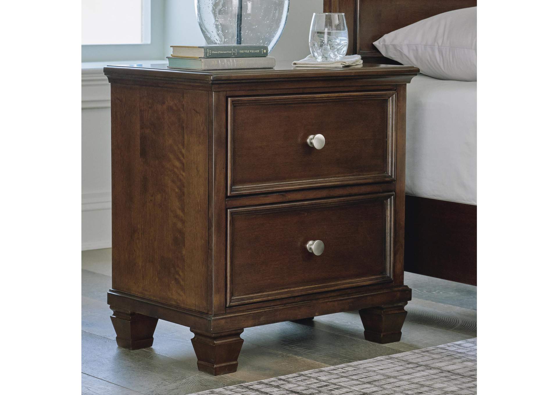 Danabrin Nightstand image 4