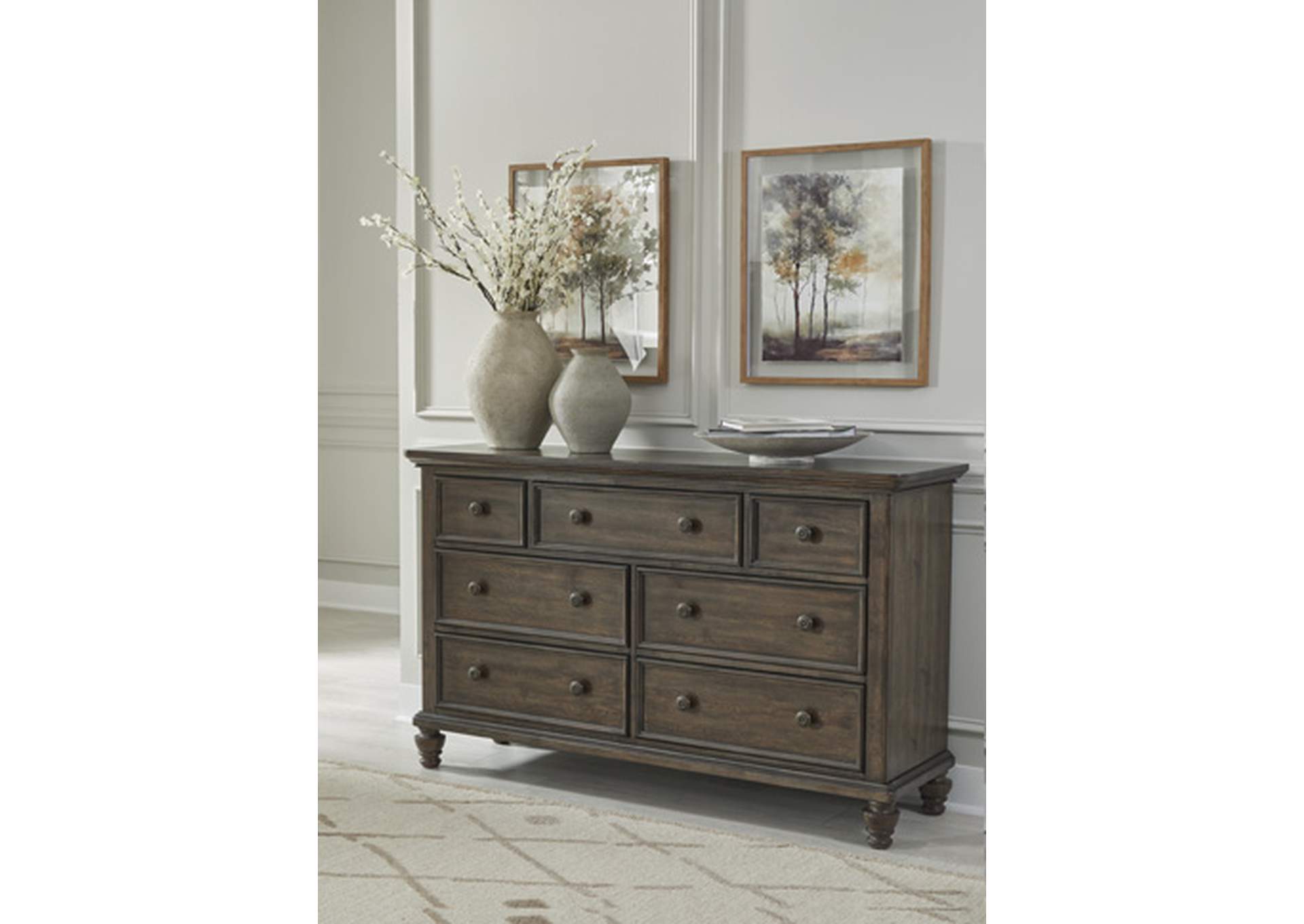 Veramond Dresser image 5