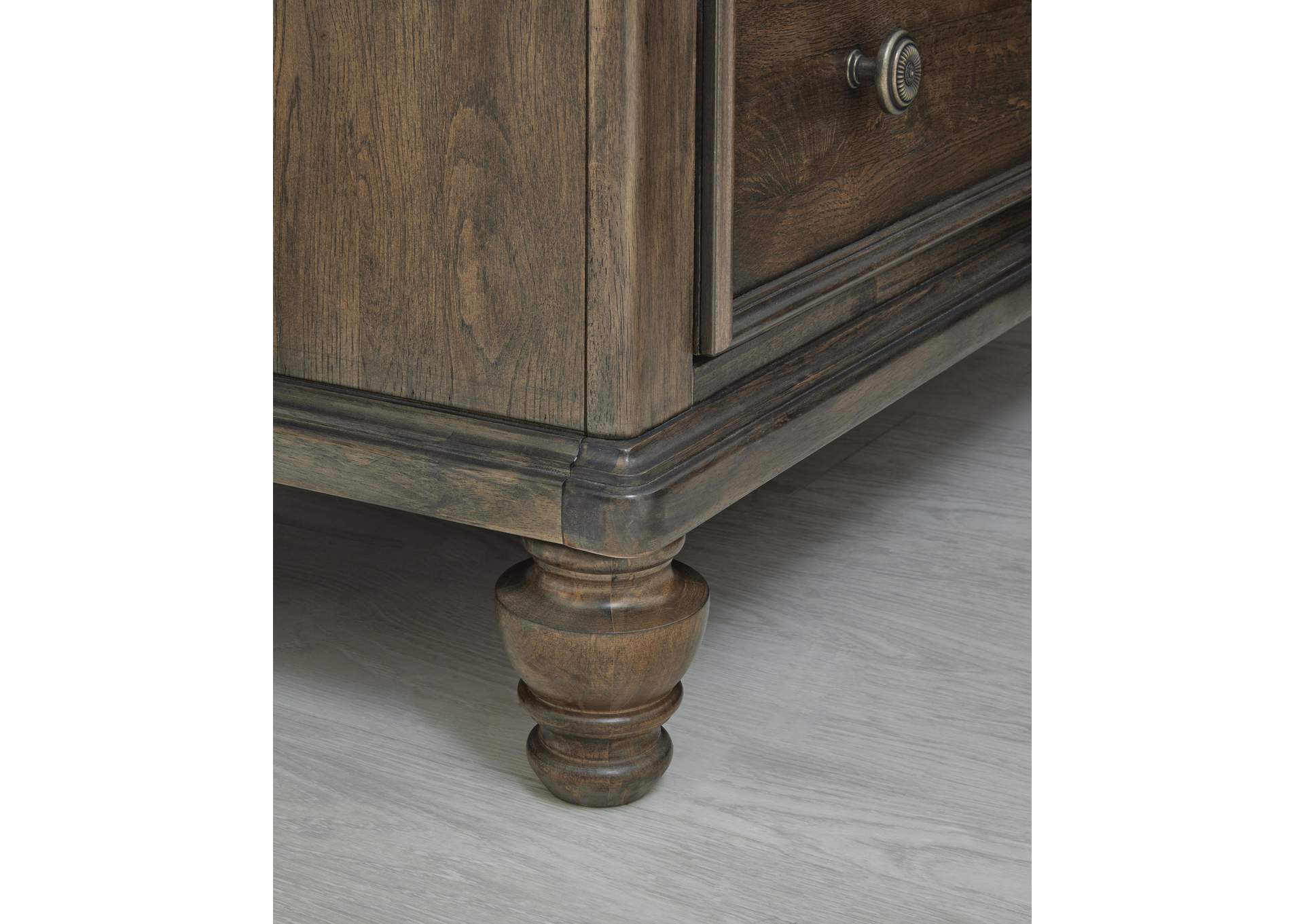 Veramond Chest of Drawers image 8