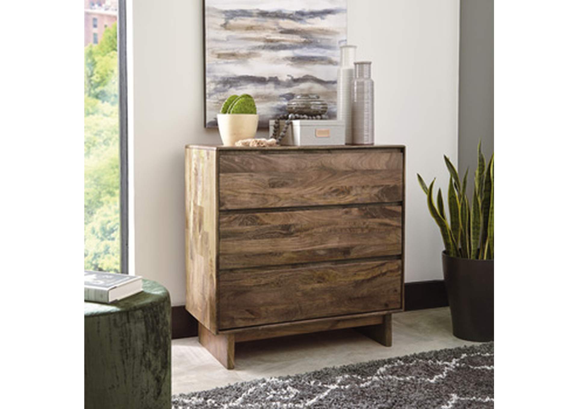 Isanti Chest of Drawers