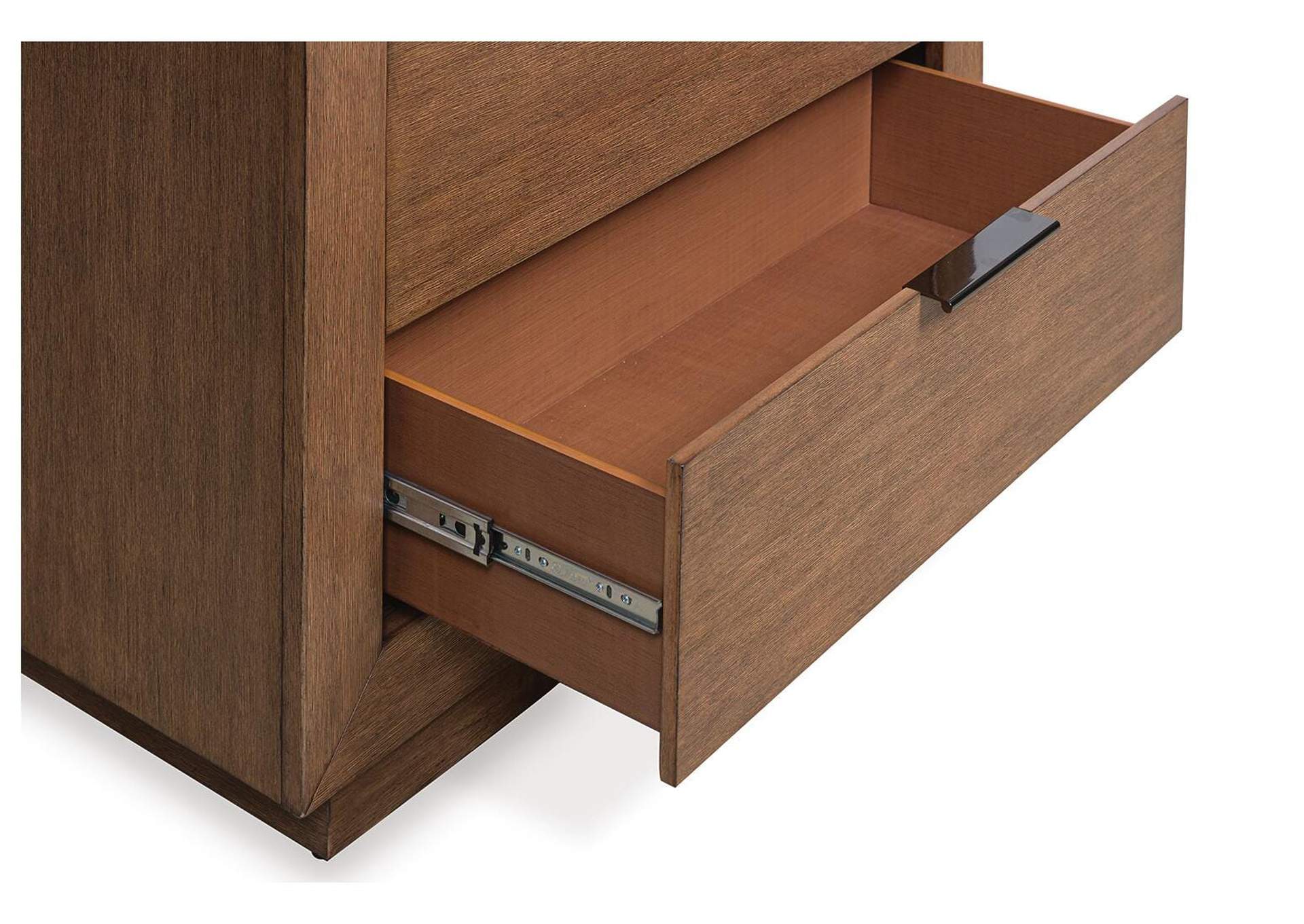 Hennington Chest of Drawers image 7