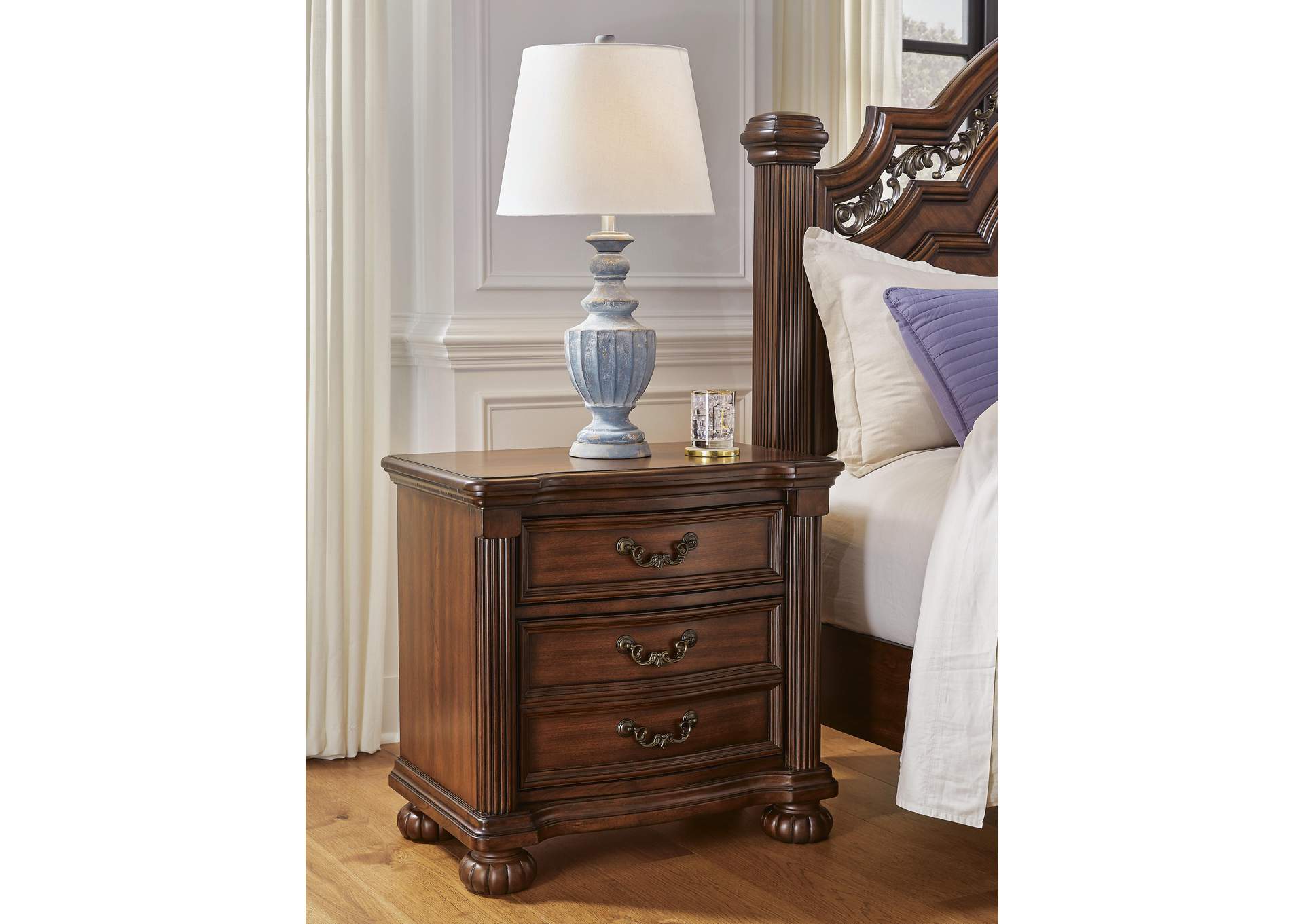 Lavinton Nightstand image 13