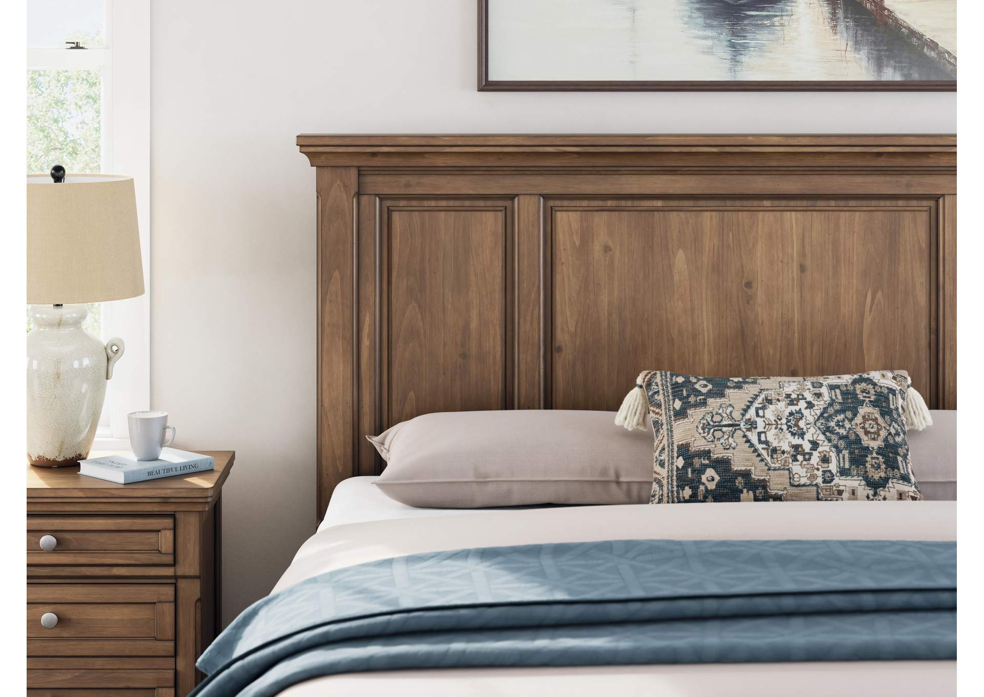 Feddinger Queen Sleigh Bed, Dresser, Mirror, Chest and Nightstand image 13