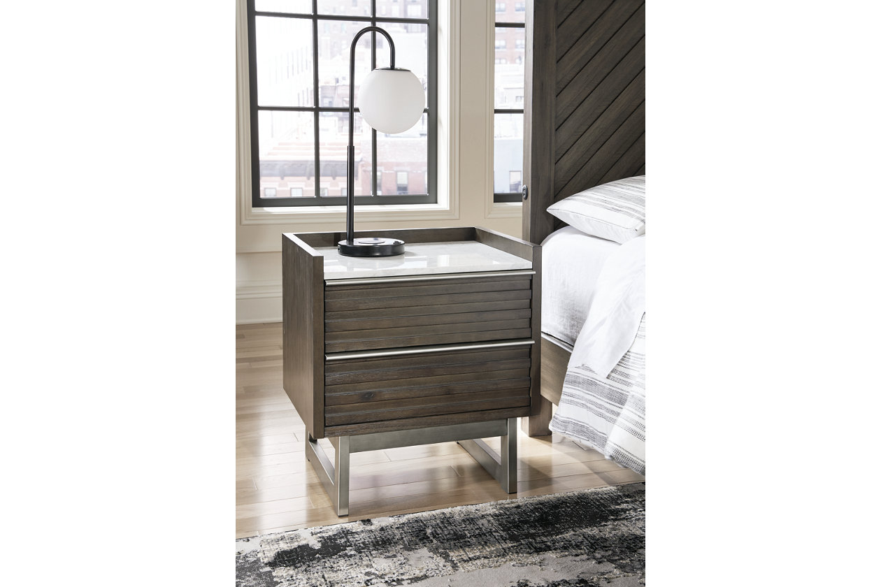 Arkenton California King Panel Bed with Mirrored Dresser, Chest and 2 Nightstands