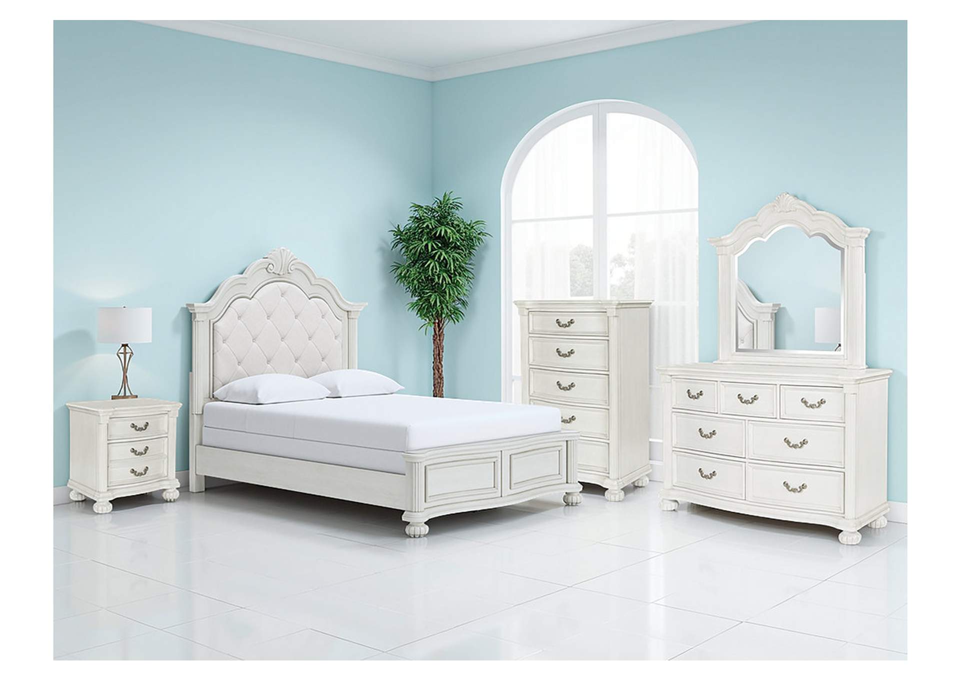Montelaine Queen Upholstered Panel Bed image 4