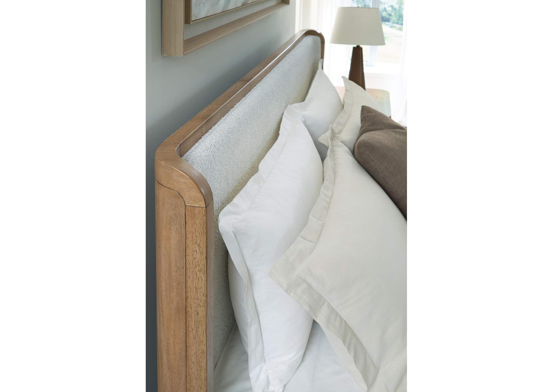 Pamaria King Upholstered Bed image 6