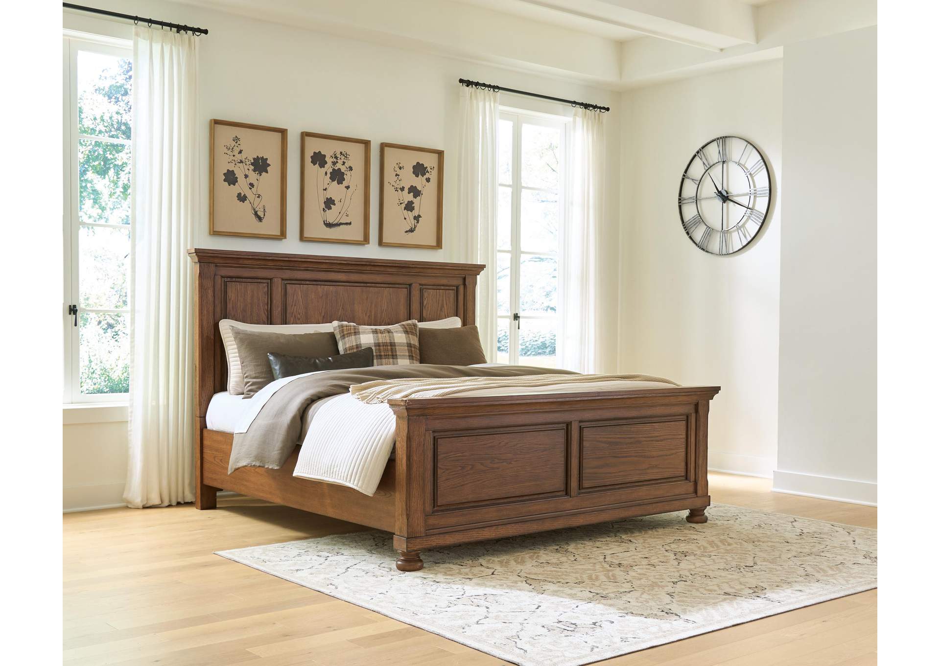 Zackaryn King Panel Bed image 2
