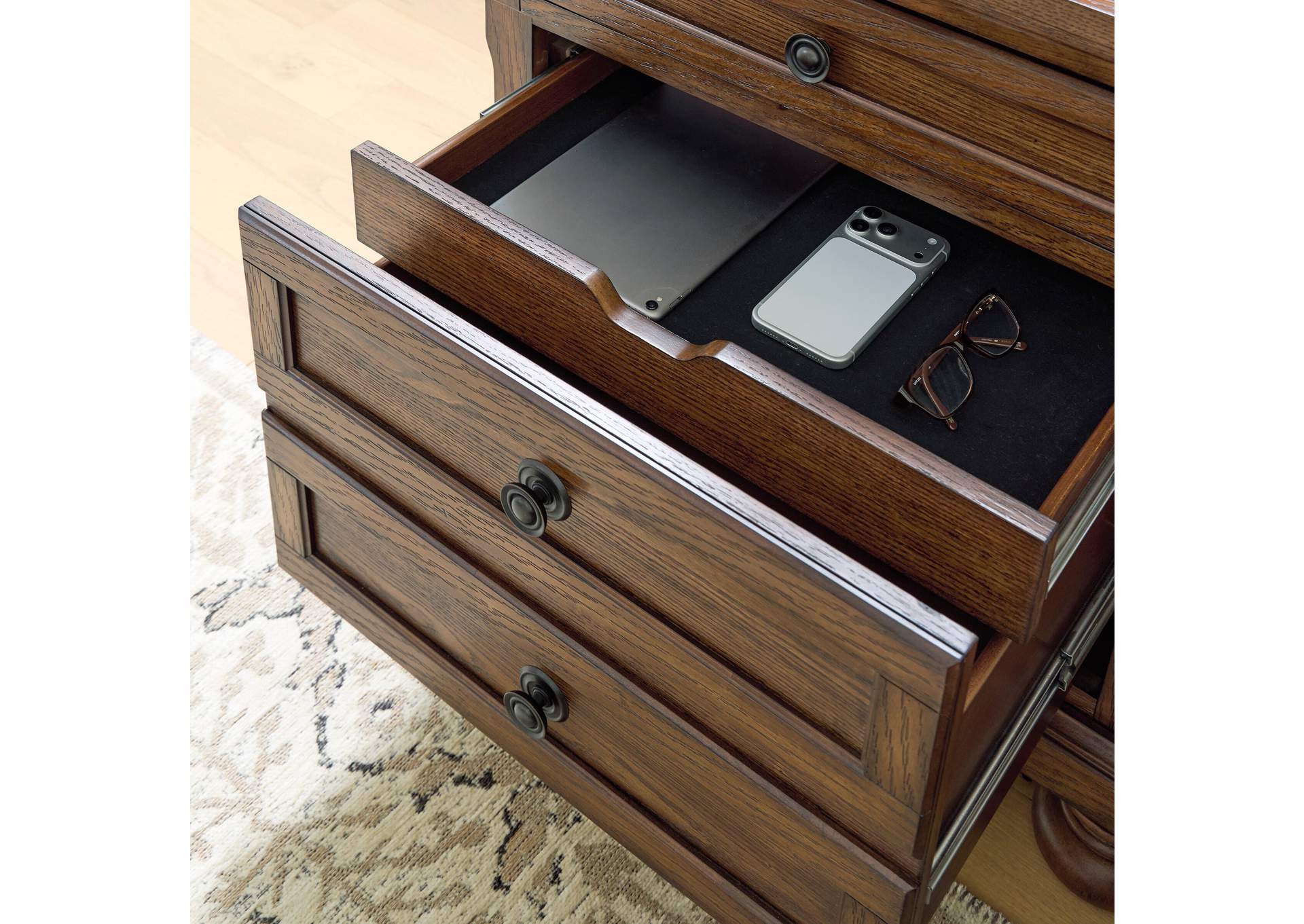Havenstein Nightstand image 6