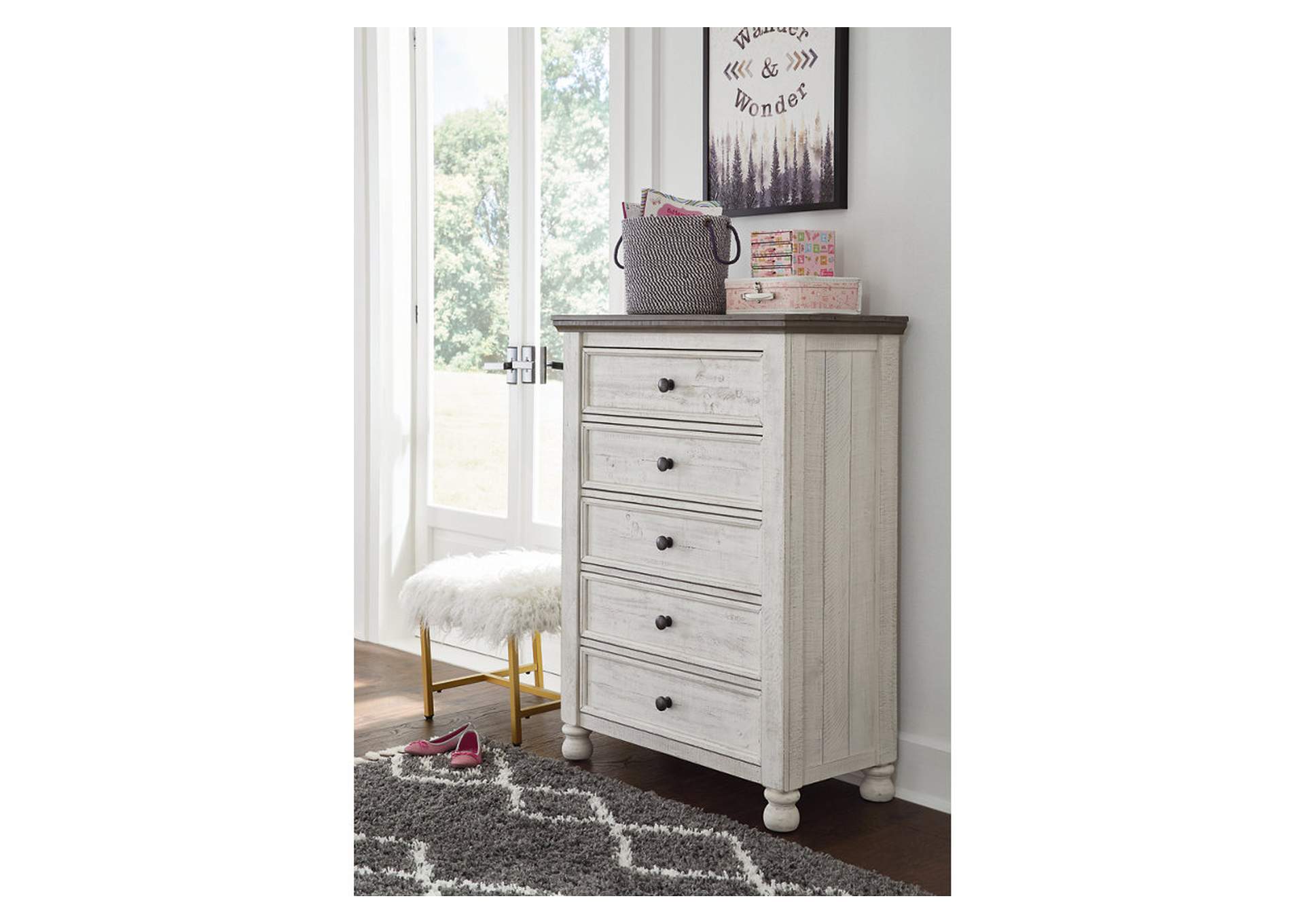 Havalance Full Storage Bed with Mirrored Dresser, Chest and Nightstand