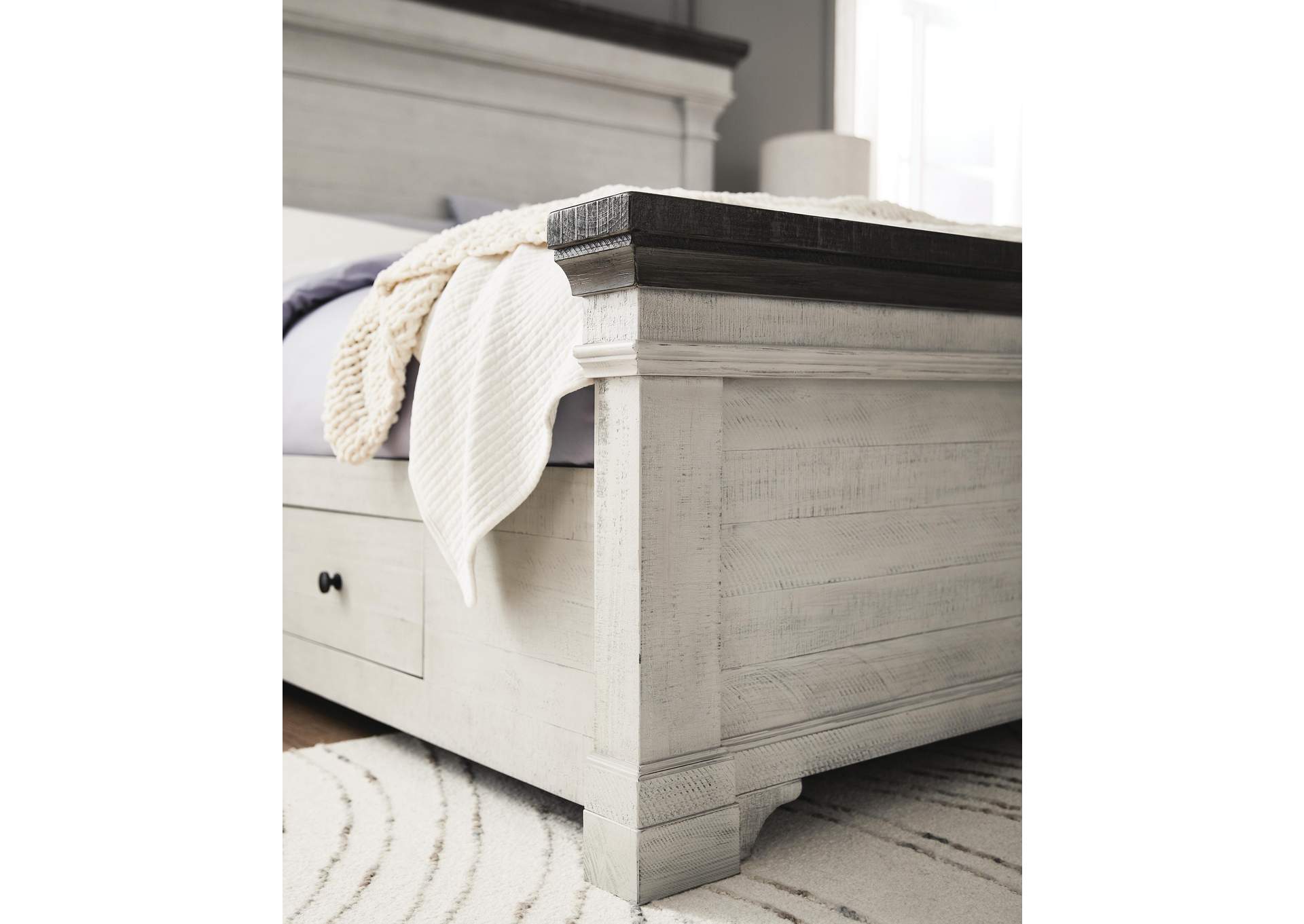 Havalance California King Panel Storage Bed image 8