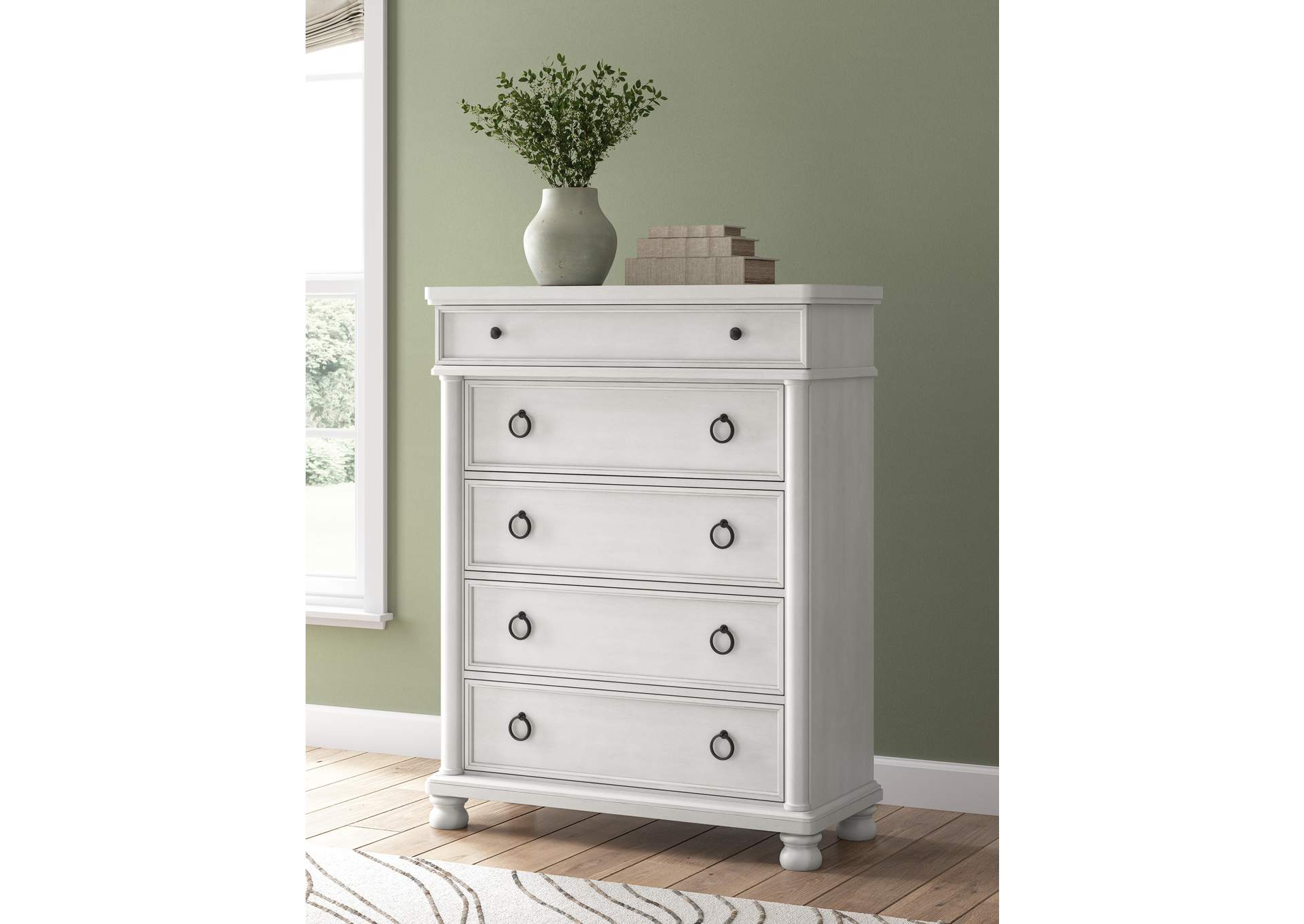 Chadworth King Poster Bed, Dresser and Chest image 6