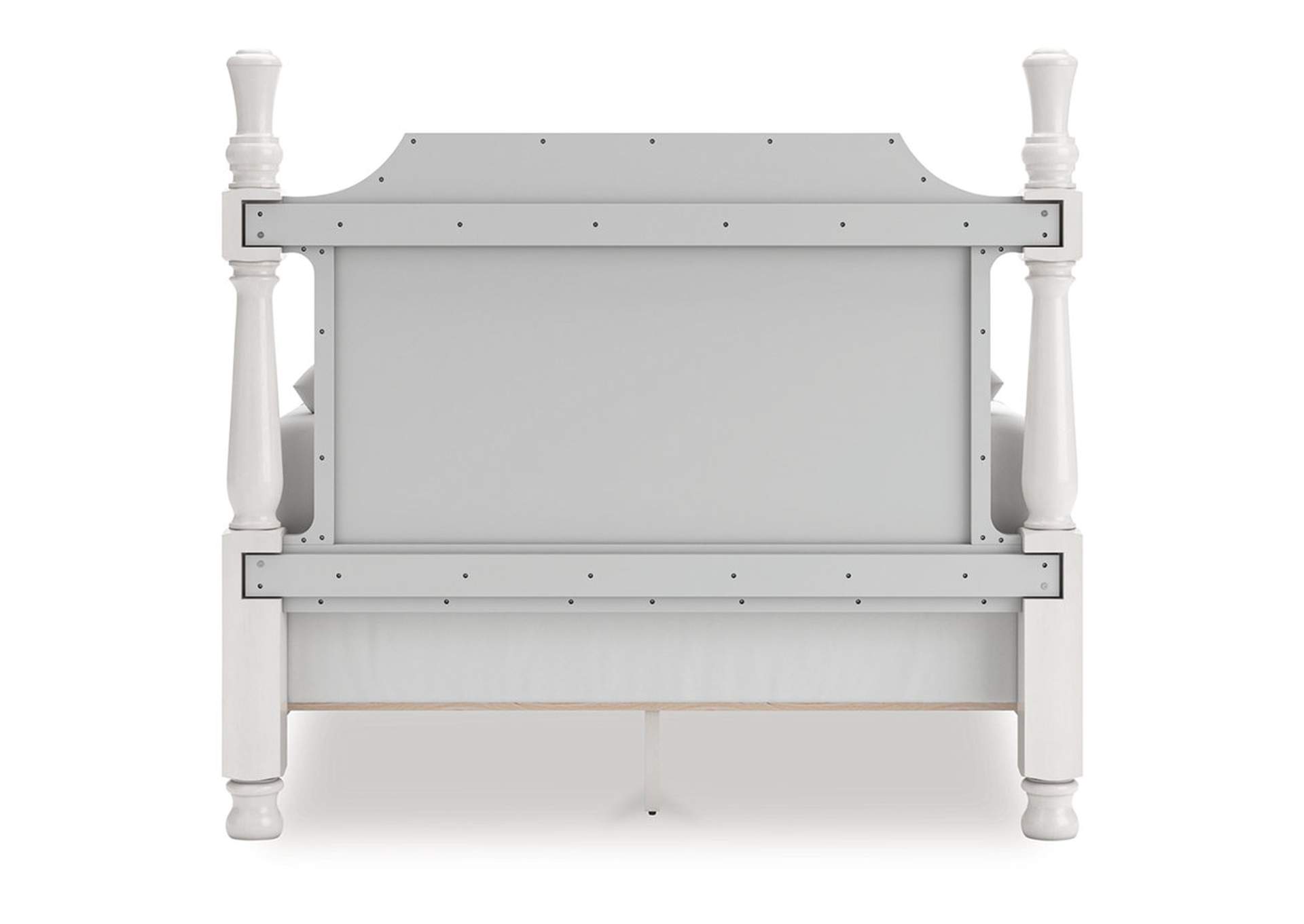 Chadworth Queen Poster Bed, Dresser and Mirror image 12