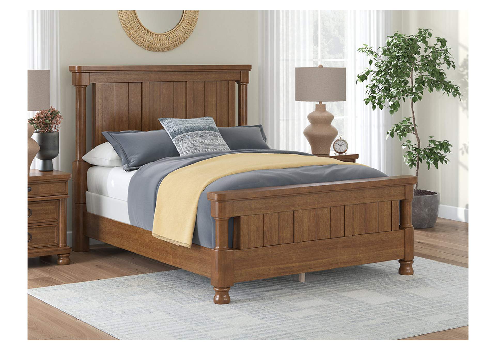 Rowlenstown Queen Poster Bed image 2