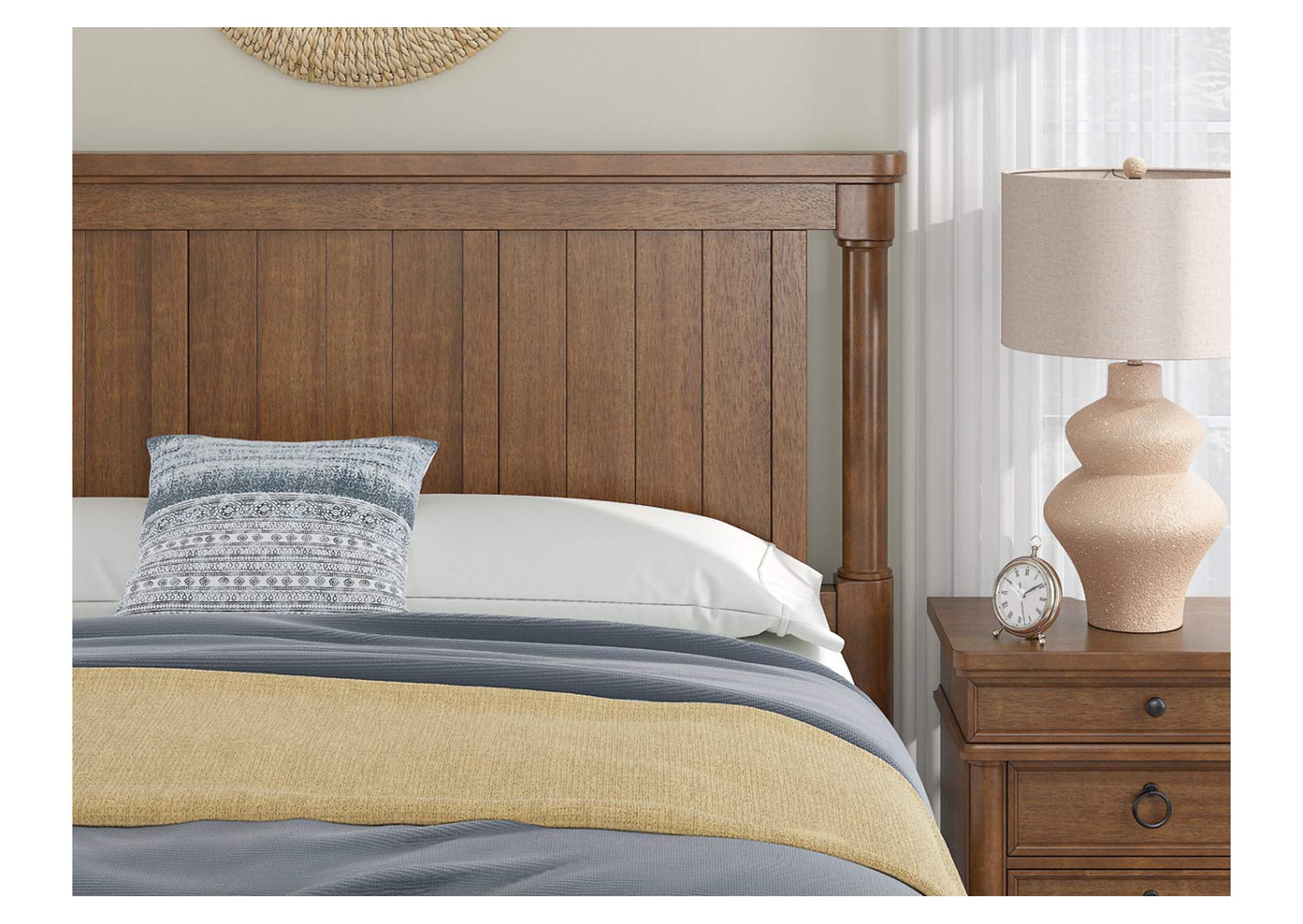 Rowlenstown King Poster Bed image 12