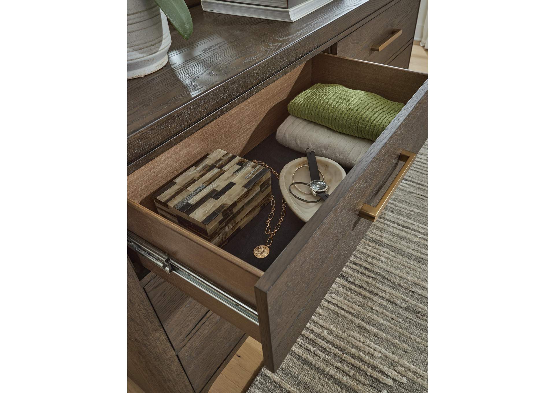 Radkin Dresser image 6