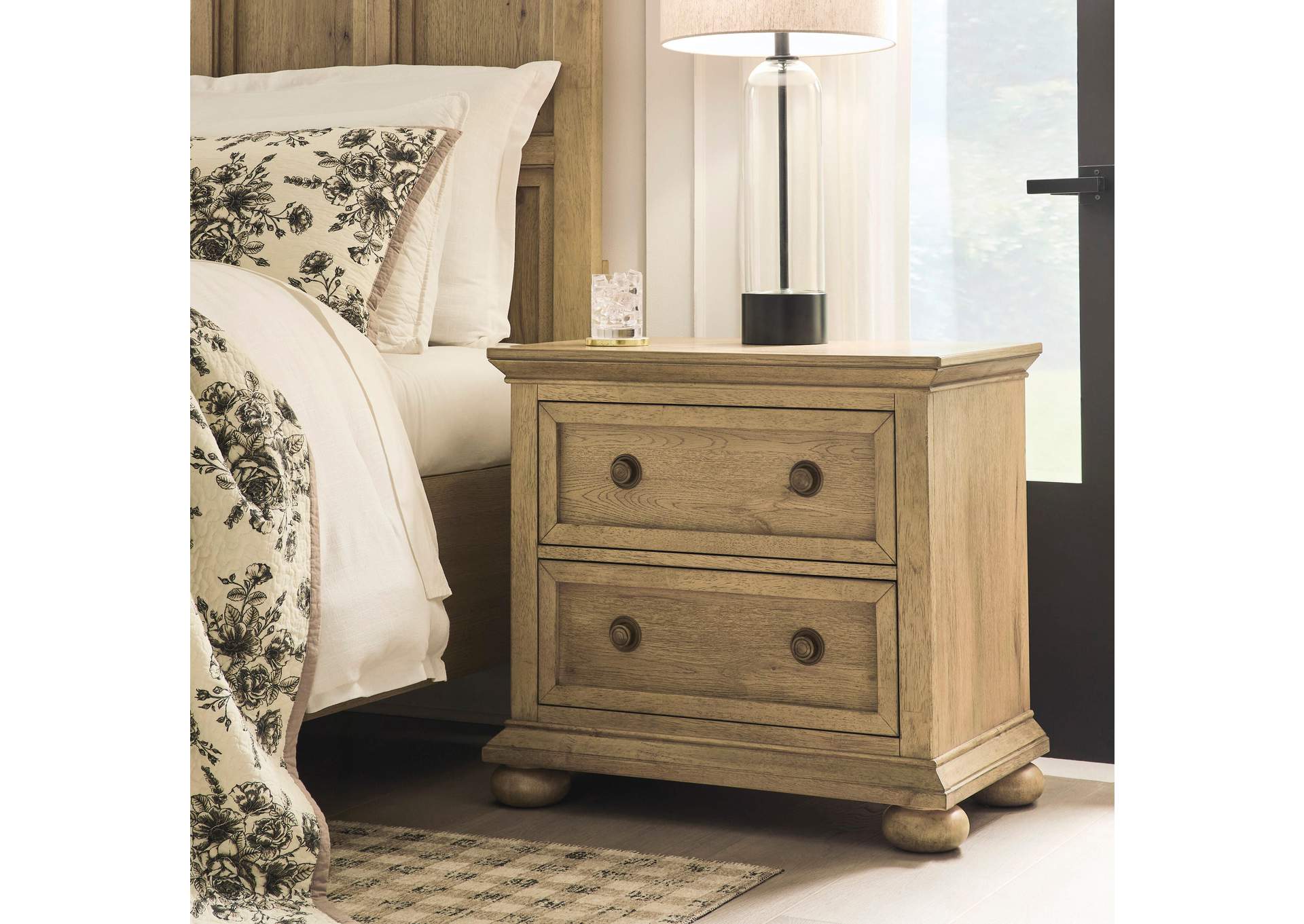 Mirlanda Nightstand image 3