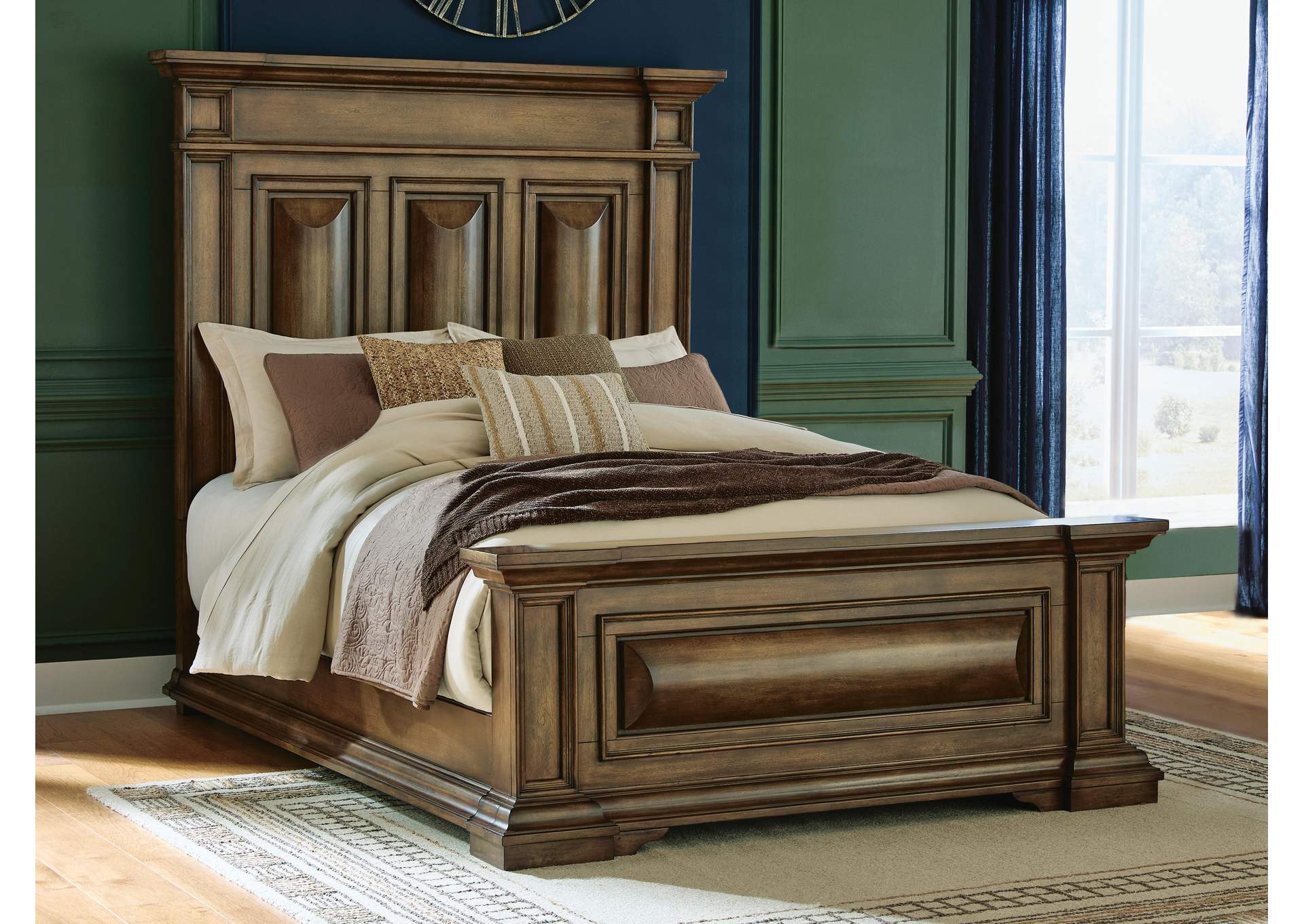 Frantanna Queen Panel Bed image 1