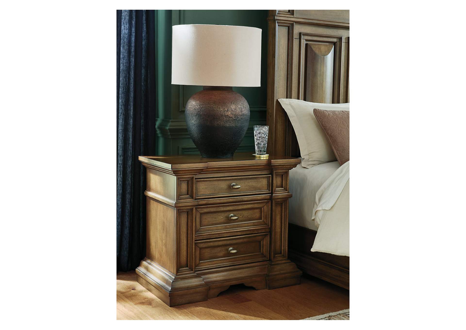 Frantanna Nightstand image 2