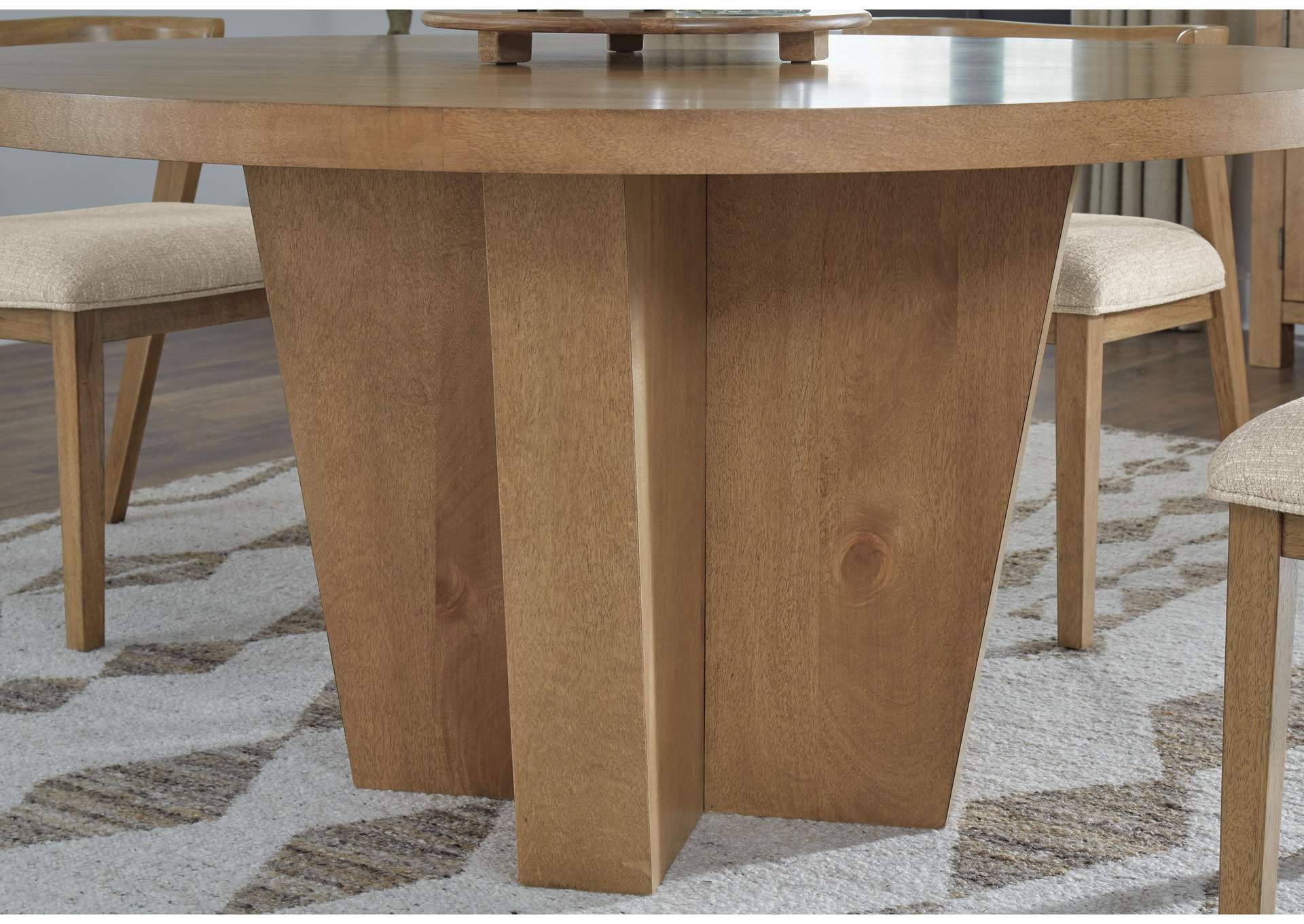 Kristiland Dining Table and 6 Chairs image 10
