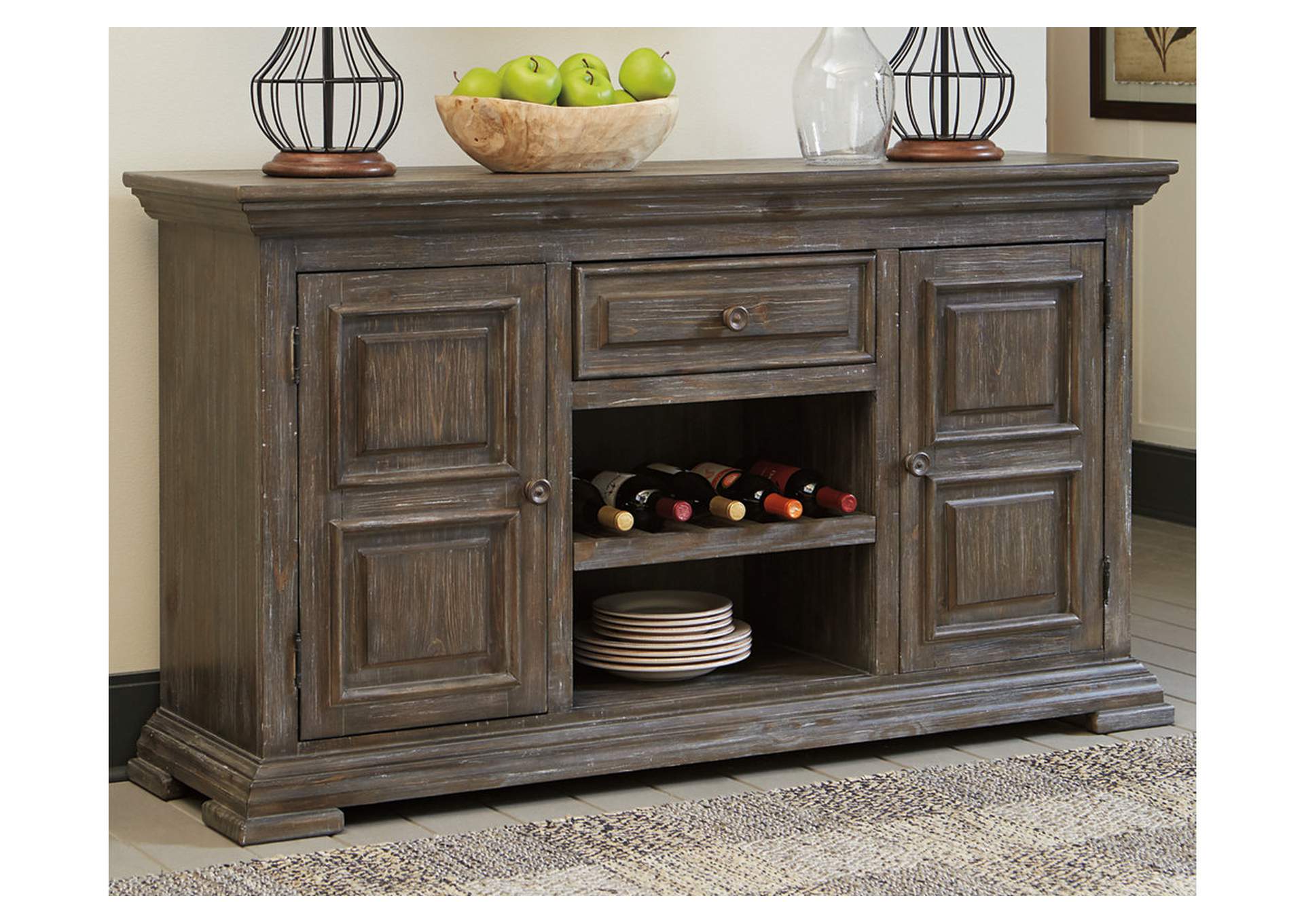 Wyndahl Dining Server image 2