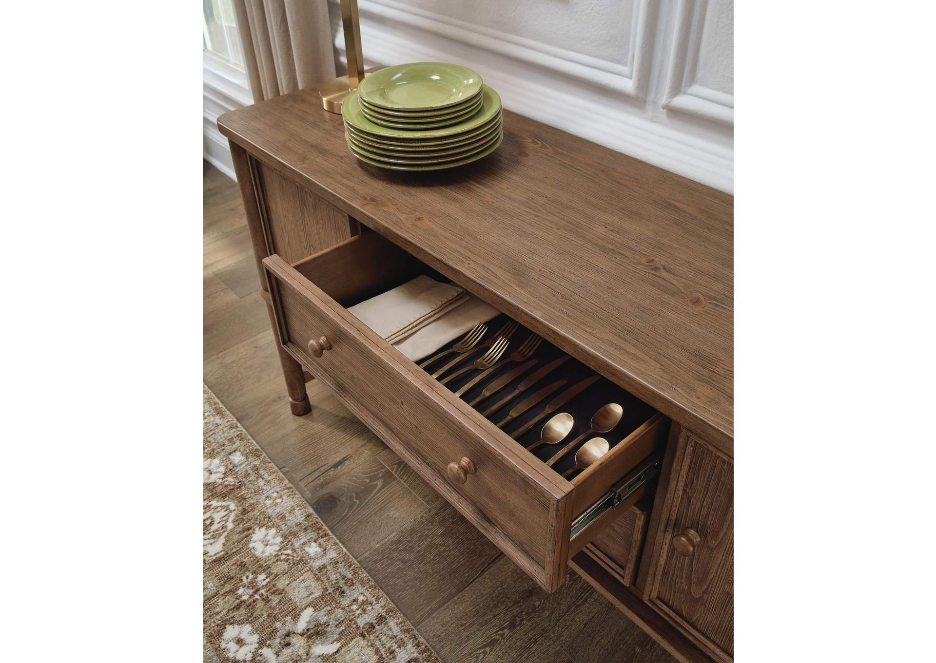 Ella Grove Dining Server image 8
