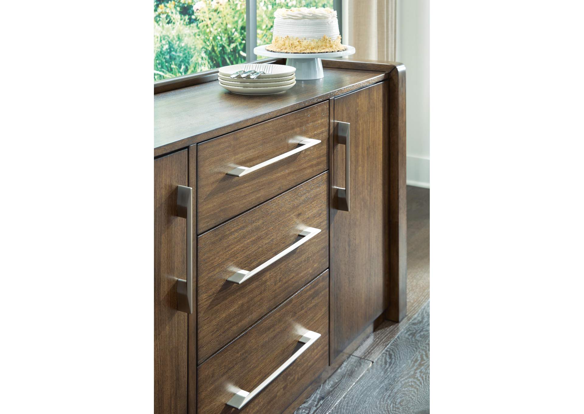 Marxmore Dining Server image 6