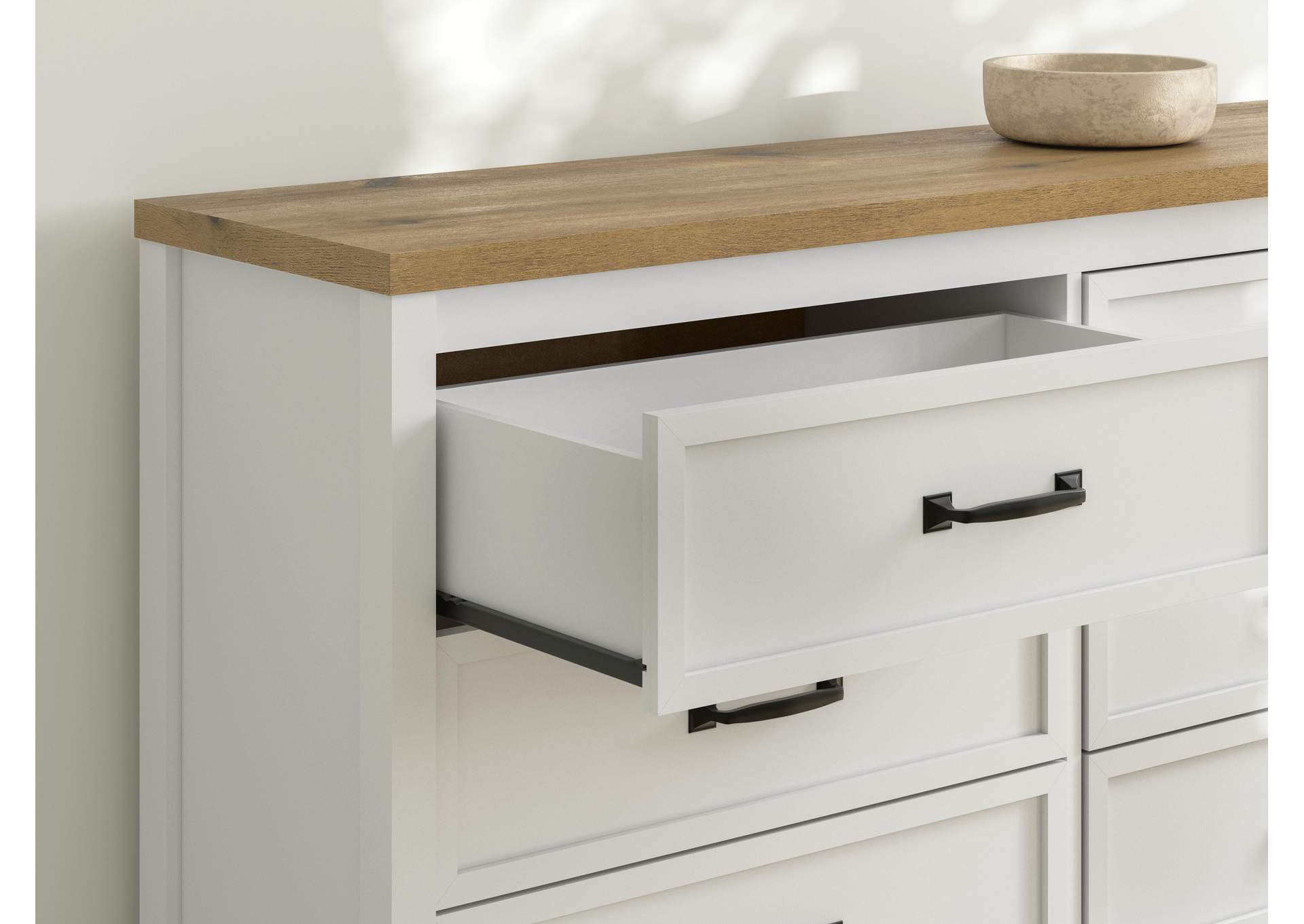 Kerisden Dresser image 10