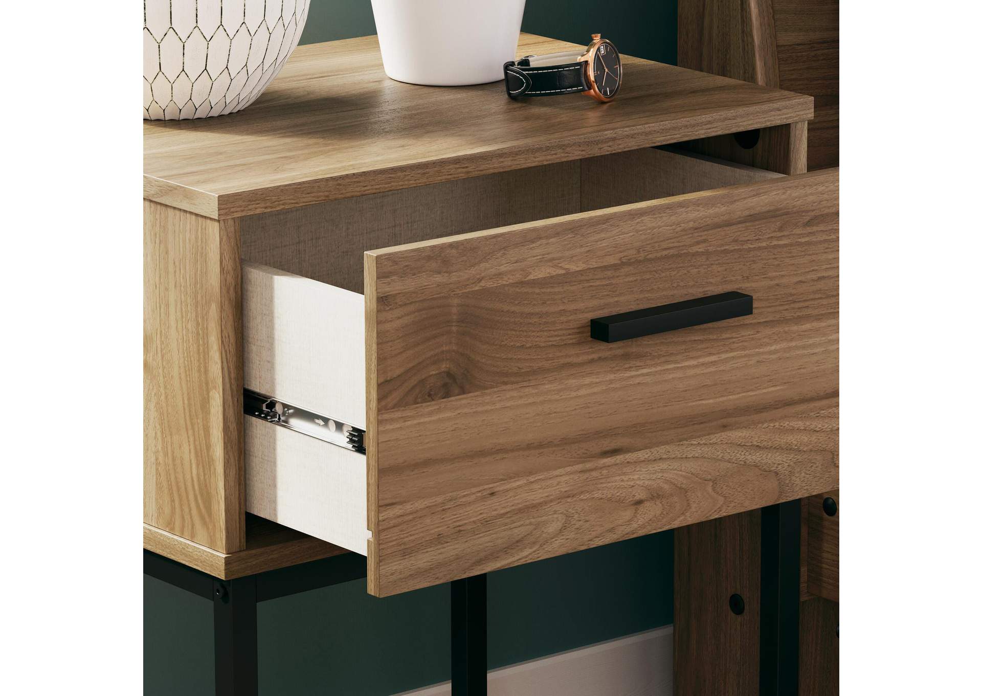 Deanlow Nightstand image 8