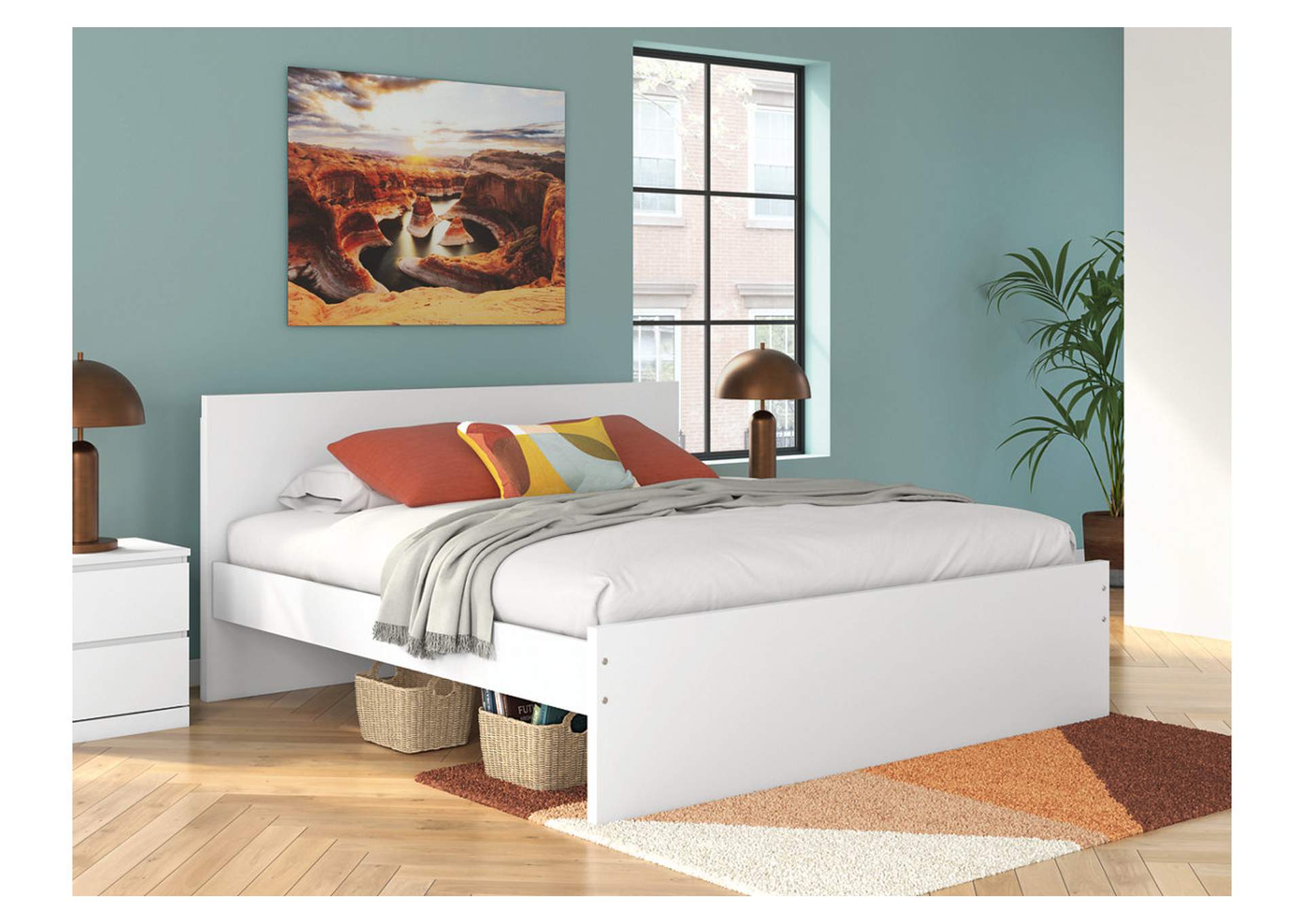 Onita King Panel Platform Bed image 3