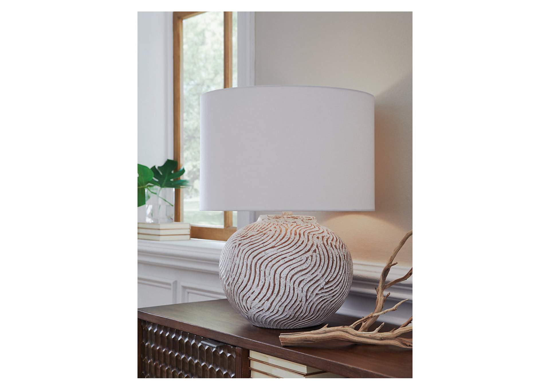Vien Table Lamp image 2