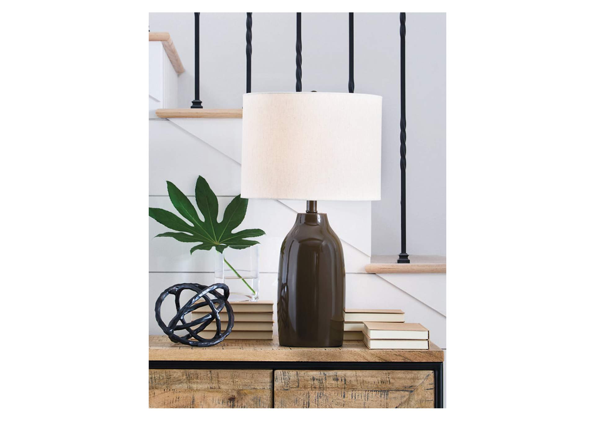 Jyler Table Lamp image 2