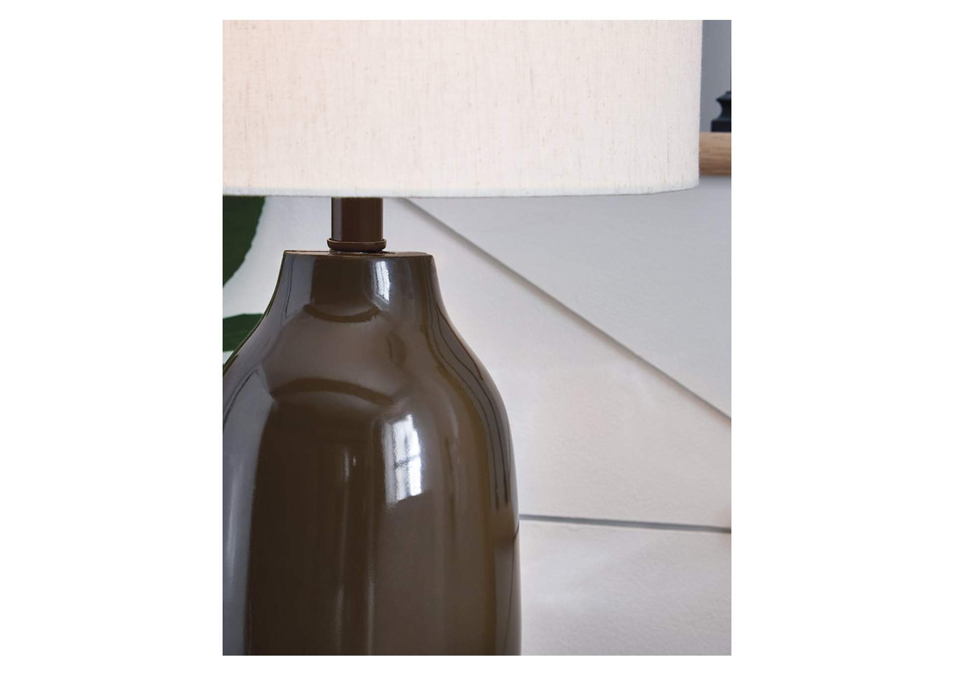 Jyler Table Lamp image 3