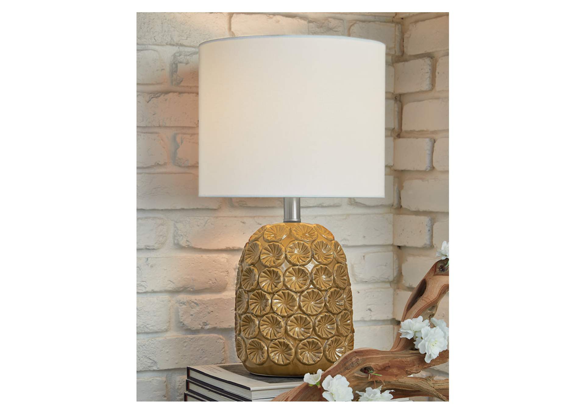 Moorbank Table Lamp image 2