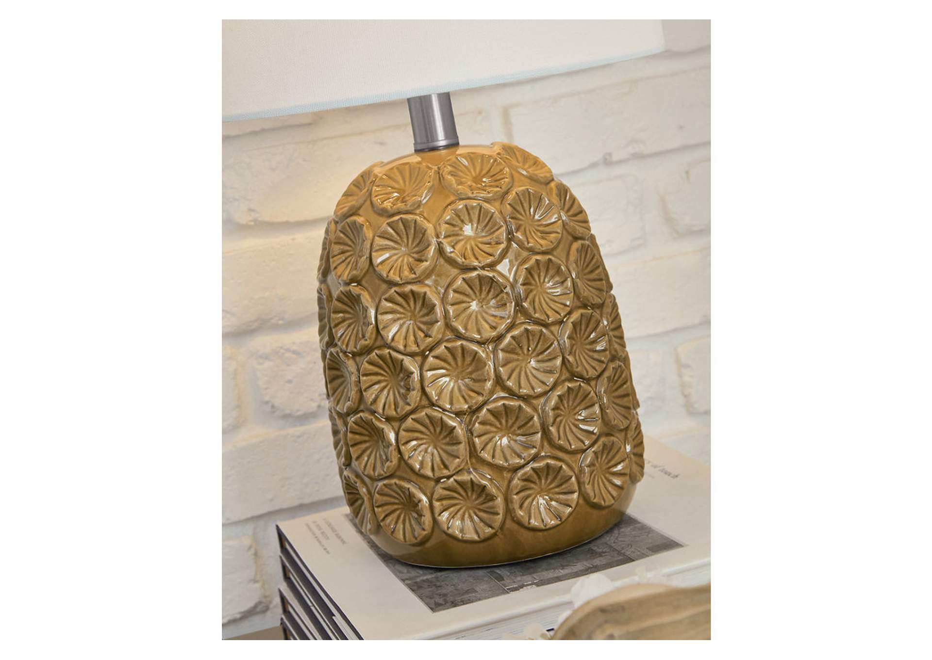 Moorbank Table Lamp image 3