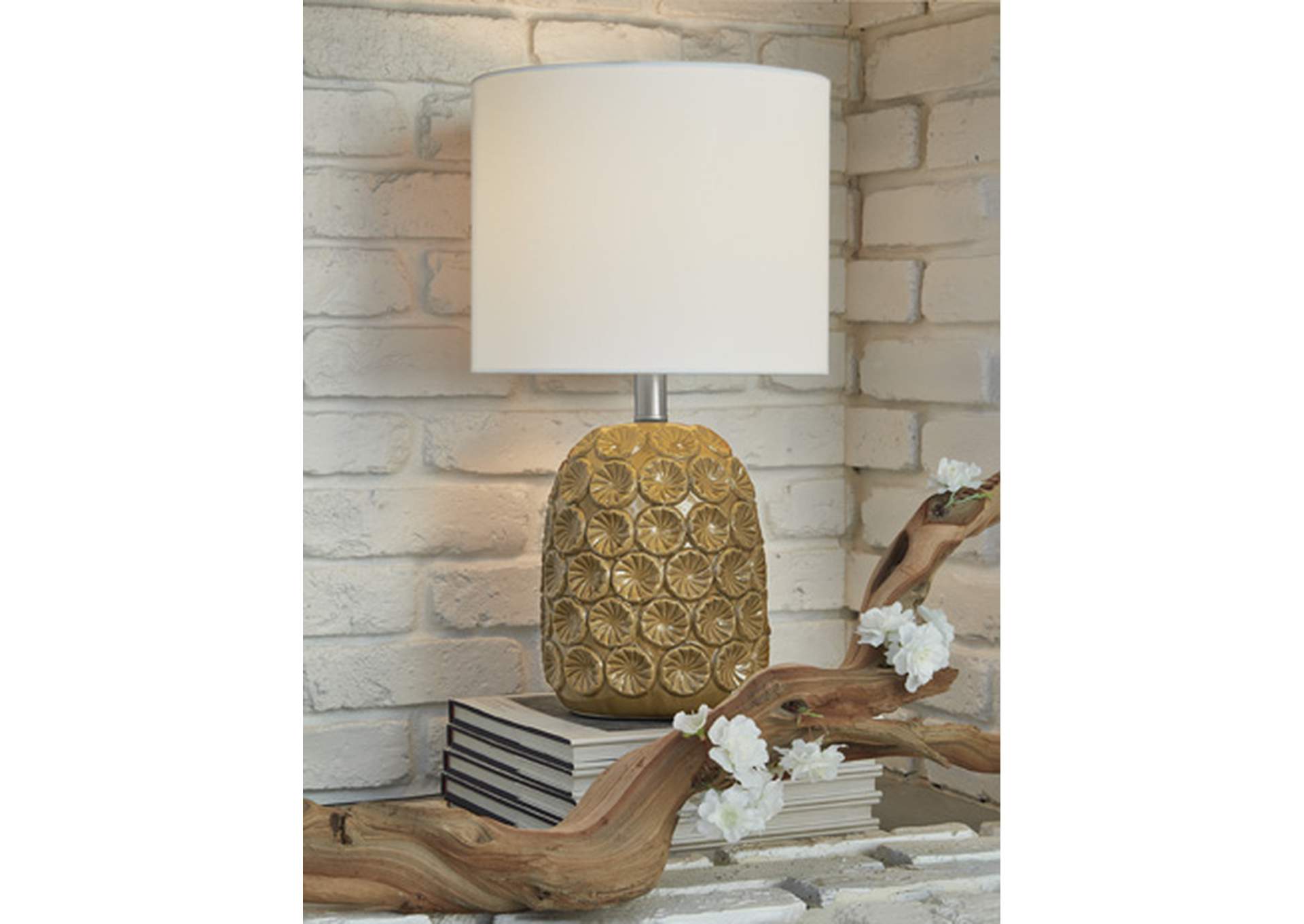 Moorbank Table Lamp image 4
