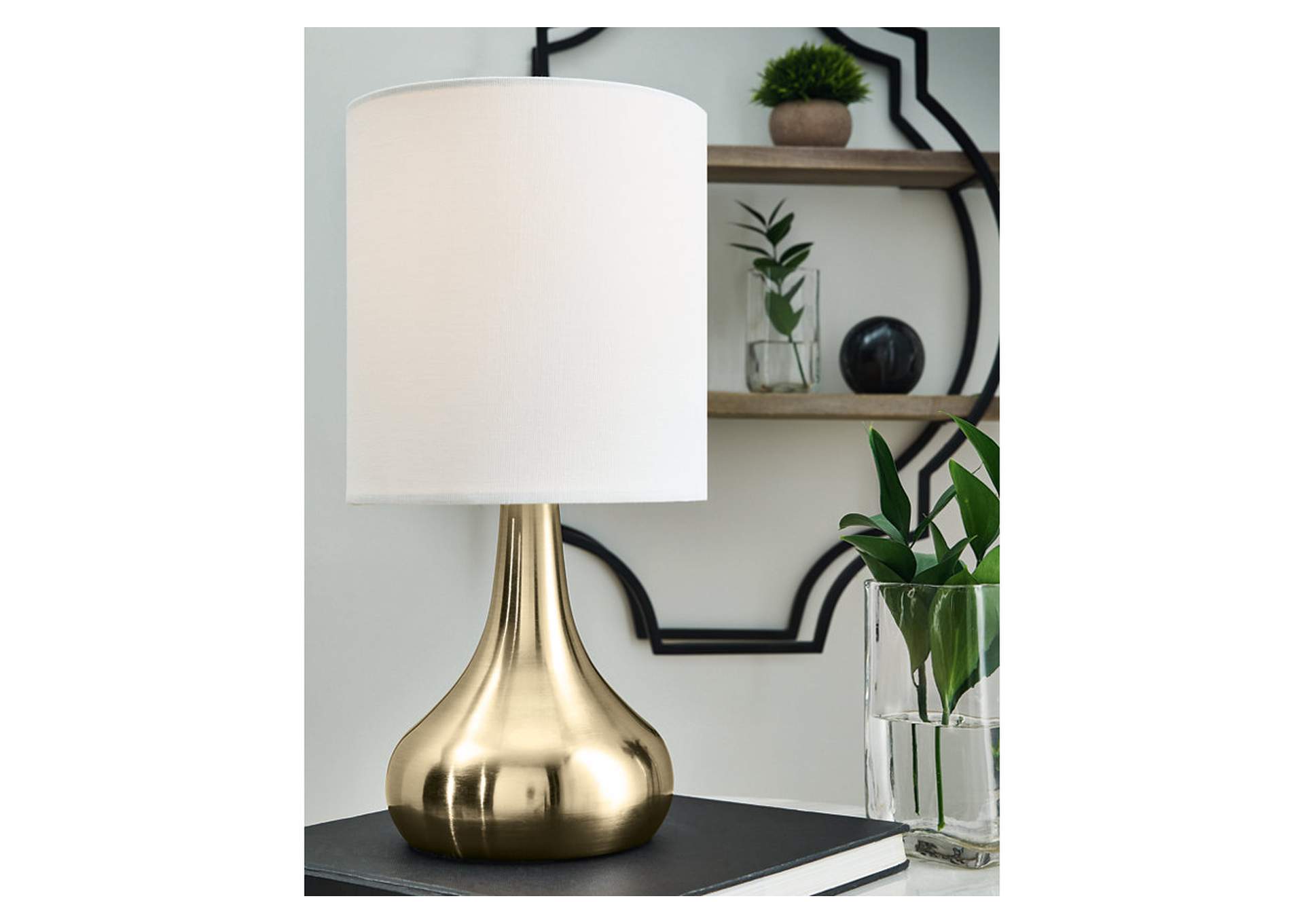 Camdale Table Lamp image 2