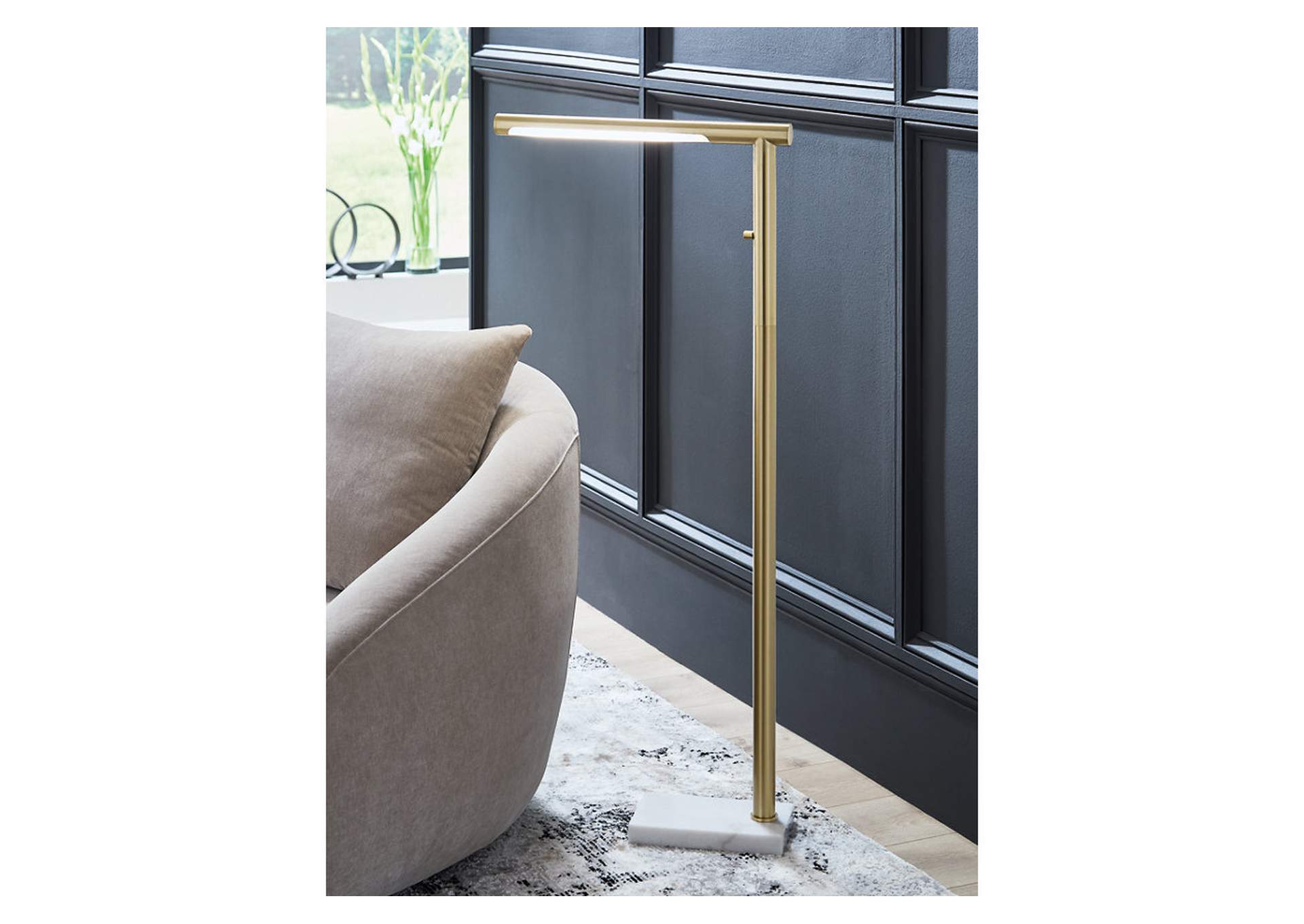 Santiford Floor Lamp image 2